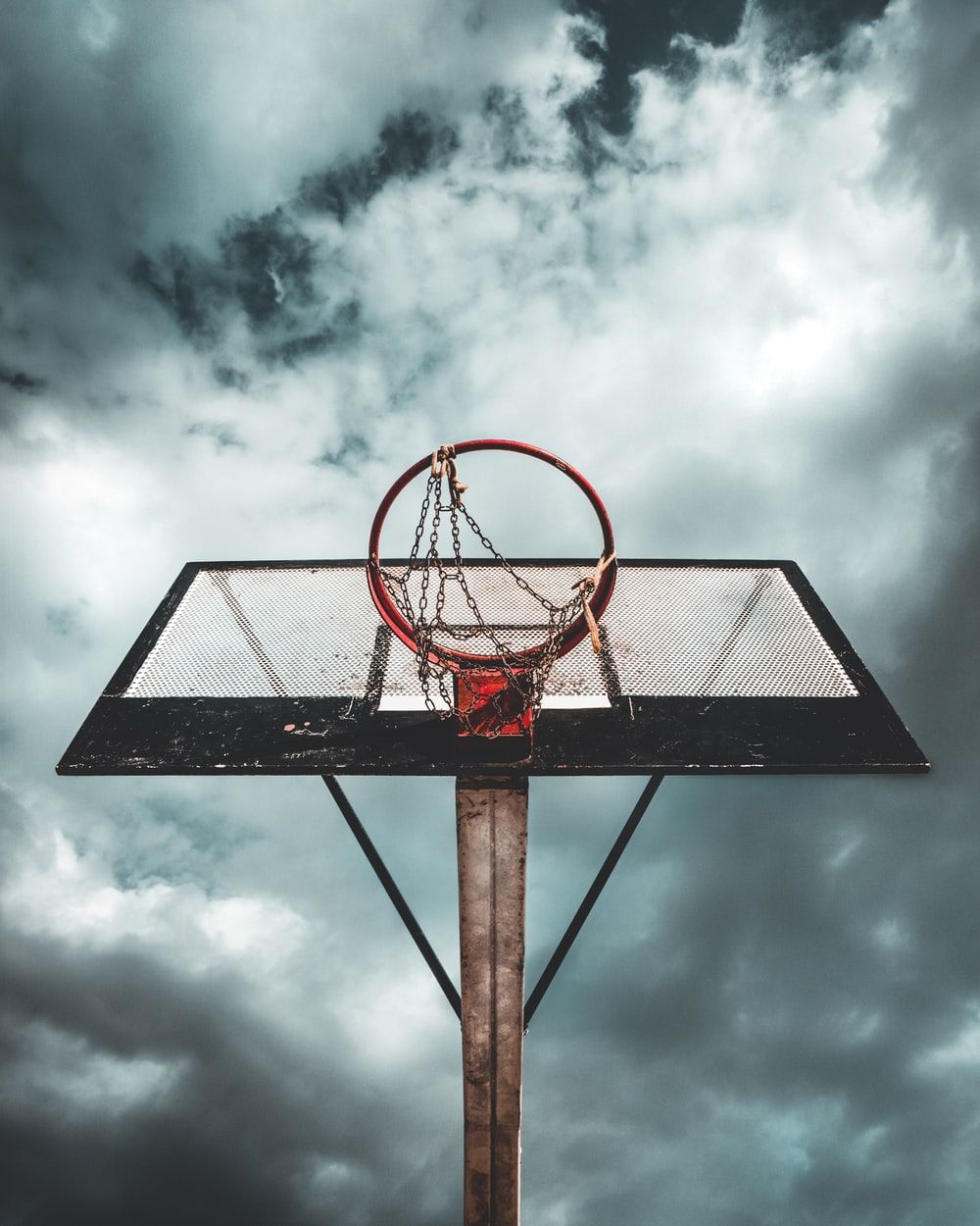 Canestro basket cielo nuvoloso, 1000x1250 Verticale, Mobile