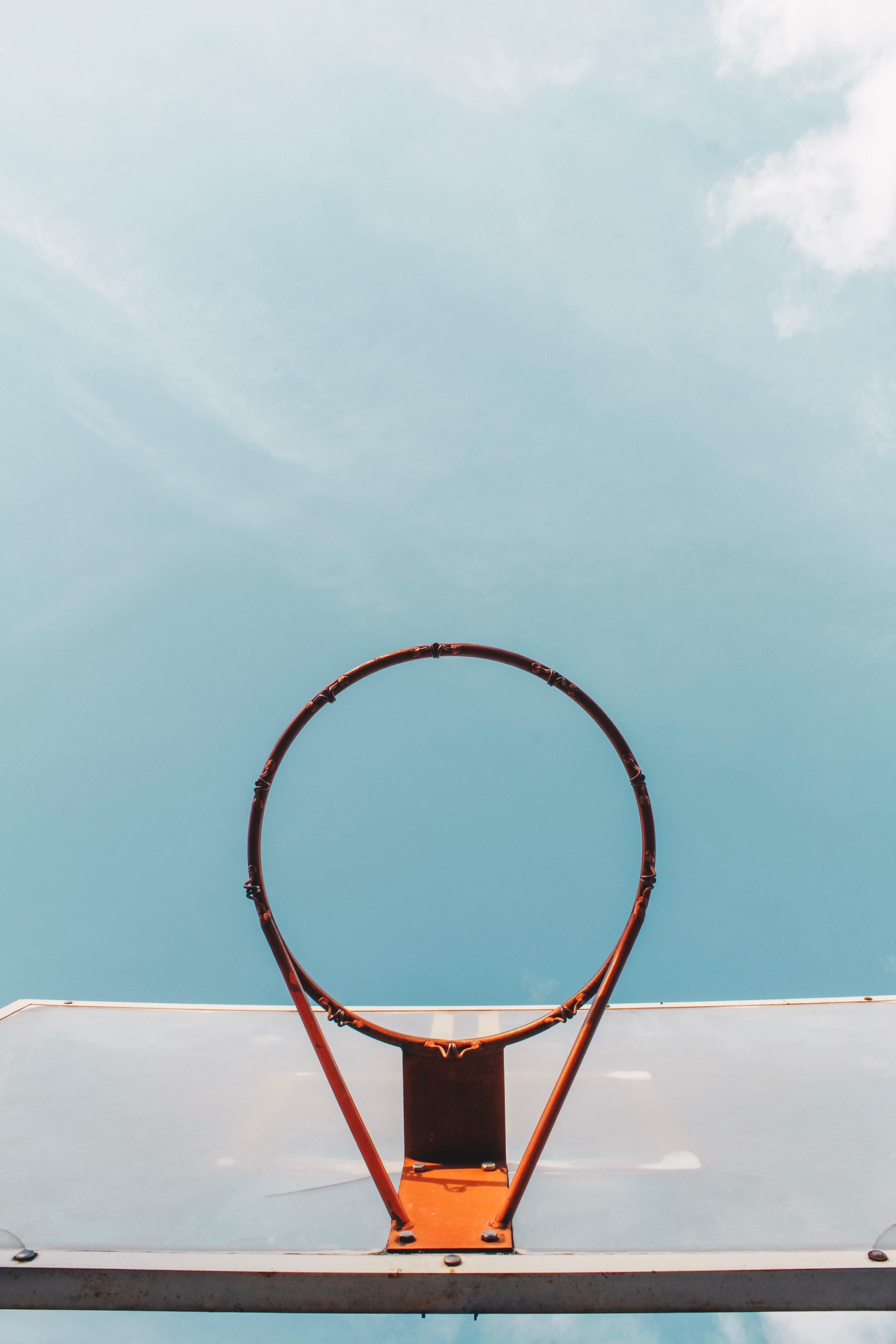 Canestro da basket cielo azzurro, 3456x5184 Full HD Verticale, Realme