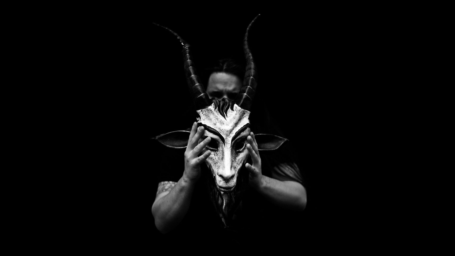 Uomo con maschera capra nera, 1920x1080 Full HD, Laptop