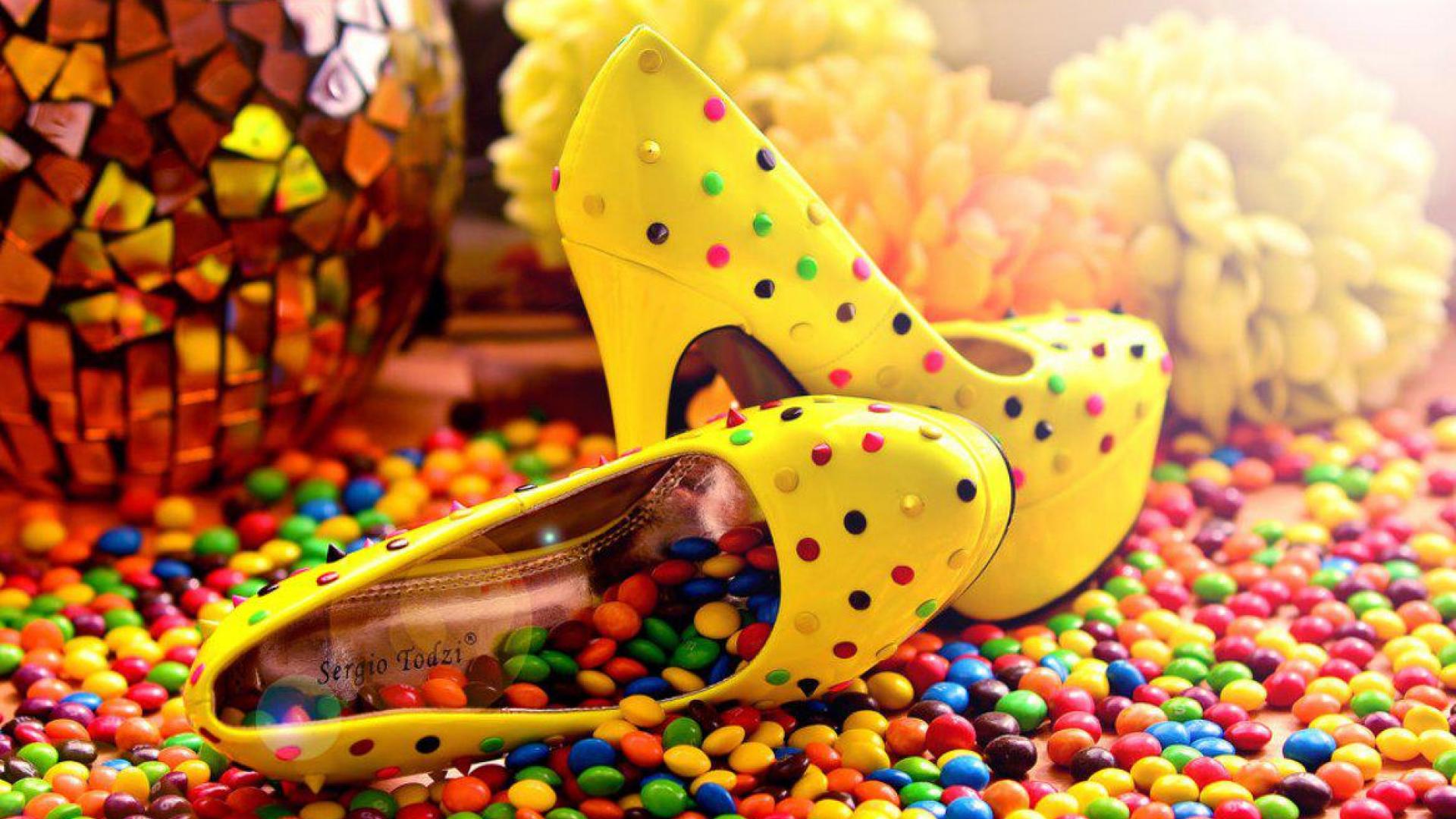 Scarpe gialle pois su caramelle, 1920x1080 Full HD, Desktop