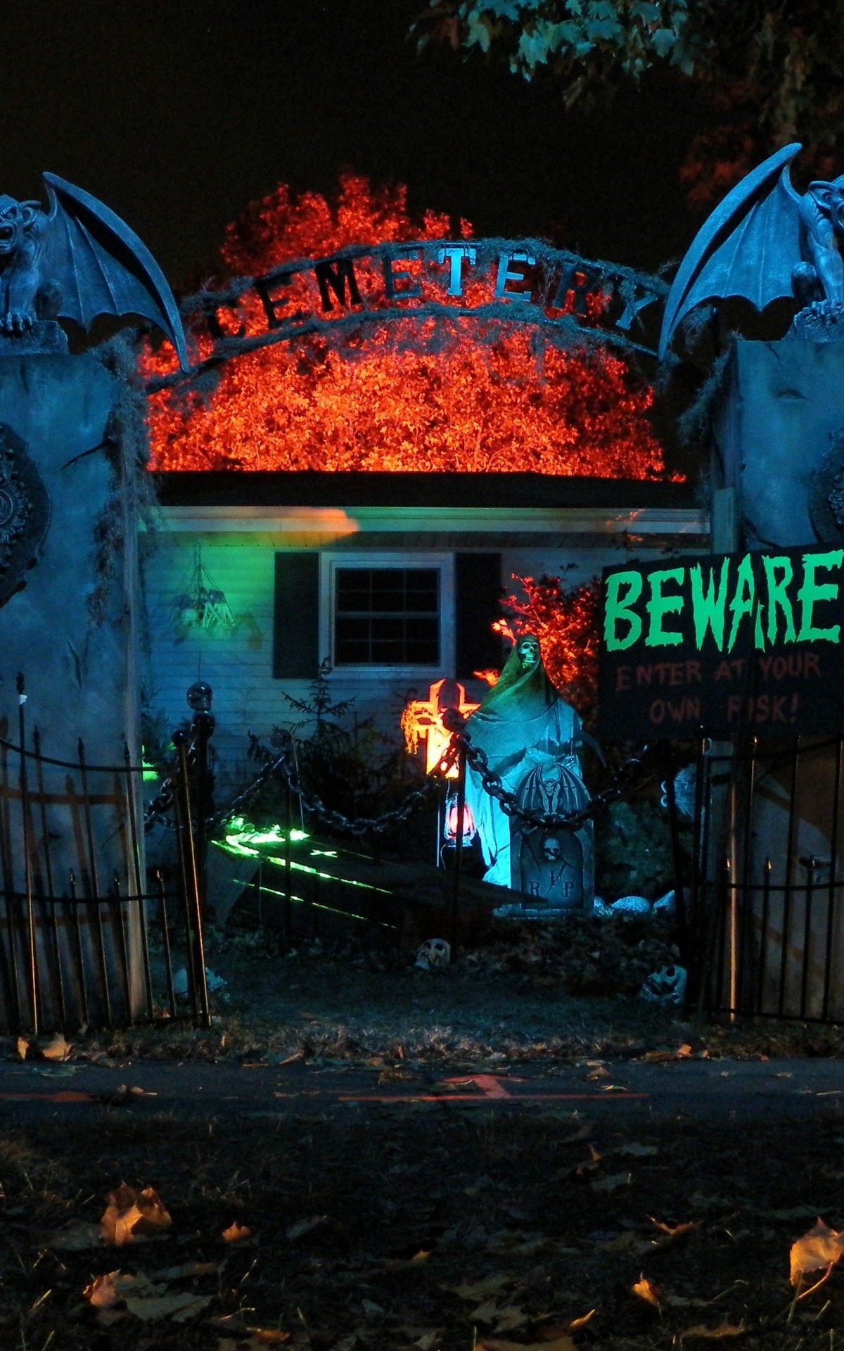 Casa stregata Halloween decorata, 1200x1920 Full HD Verticale, iPhone