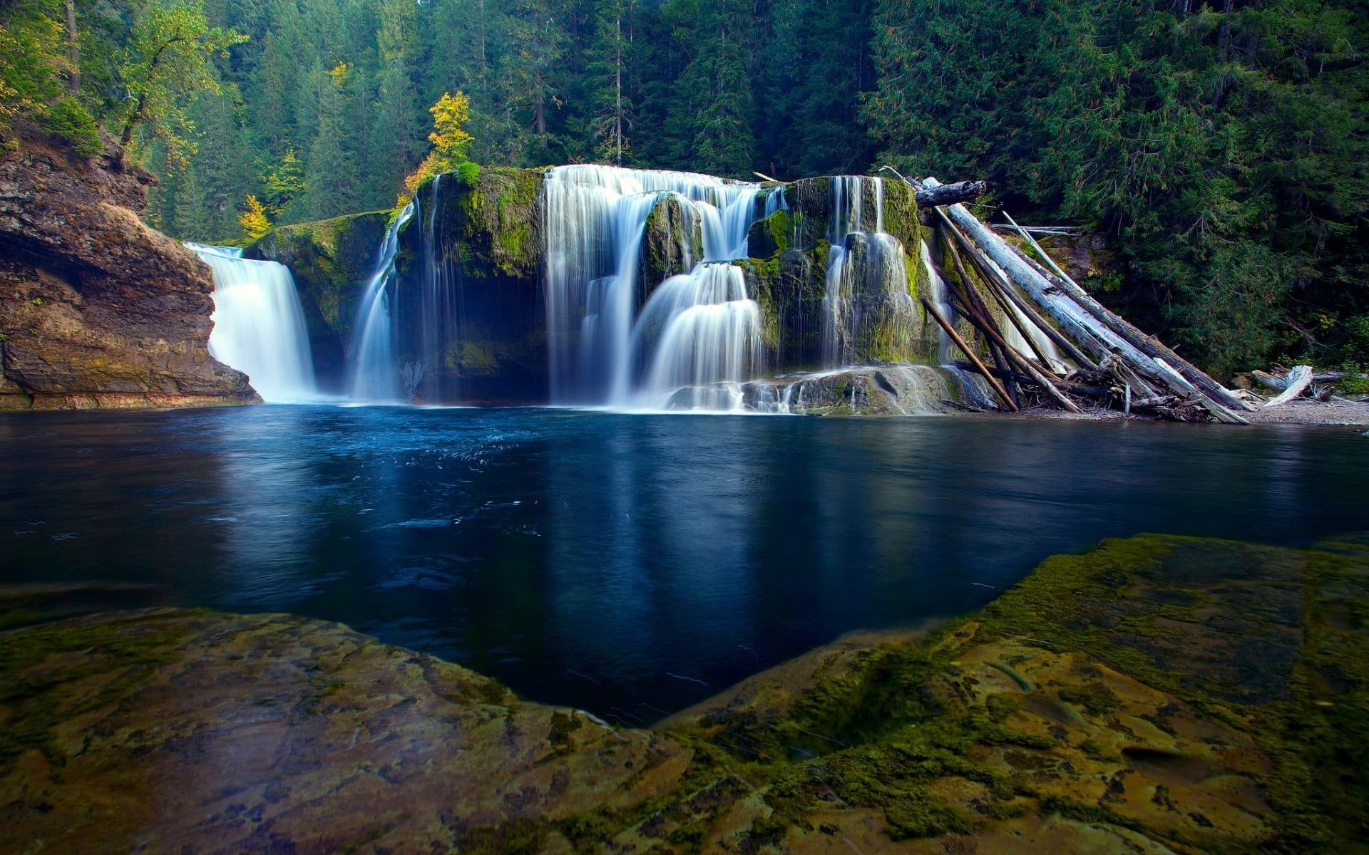 Cascata nella foresta, 1920x1200 Full HD+, Laptop