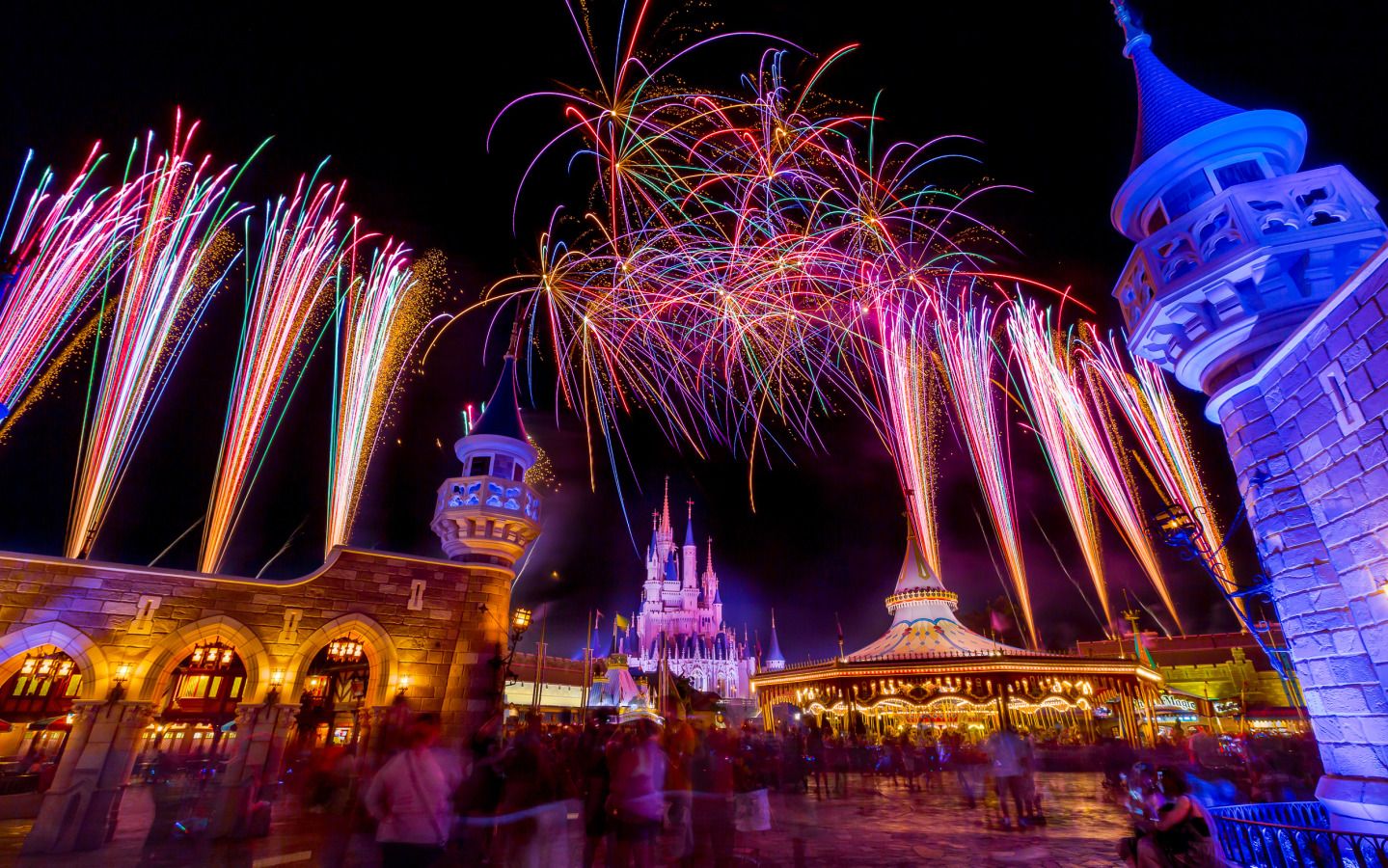 Castello Disney con fuochi d'artificio, 1439x900 720p, PC