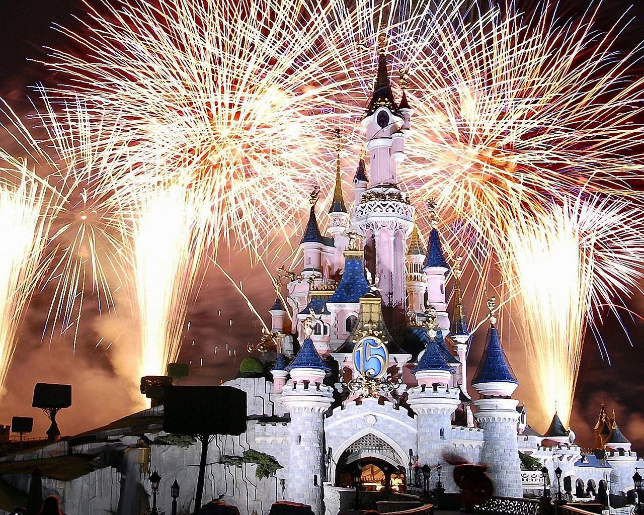 Castello Disney con fuochi d'artificio, 1280x1024 720p, PC