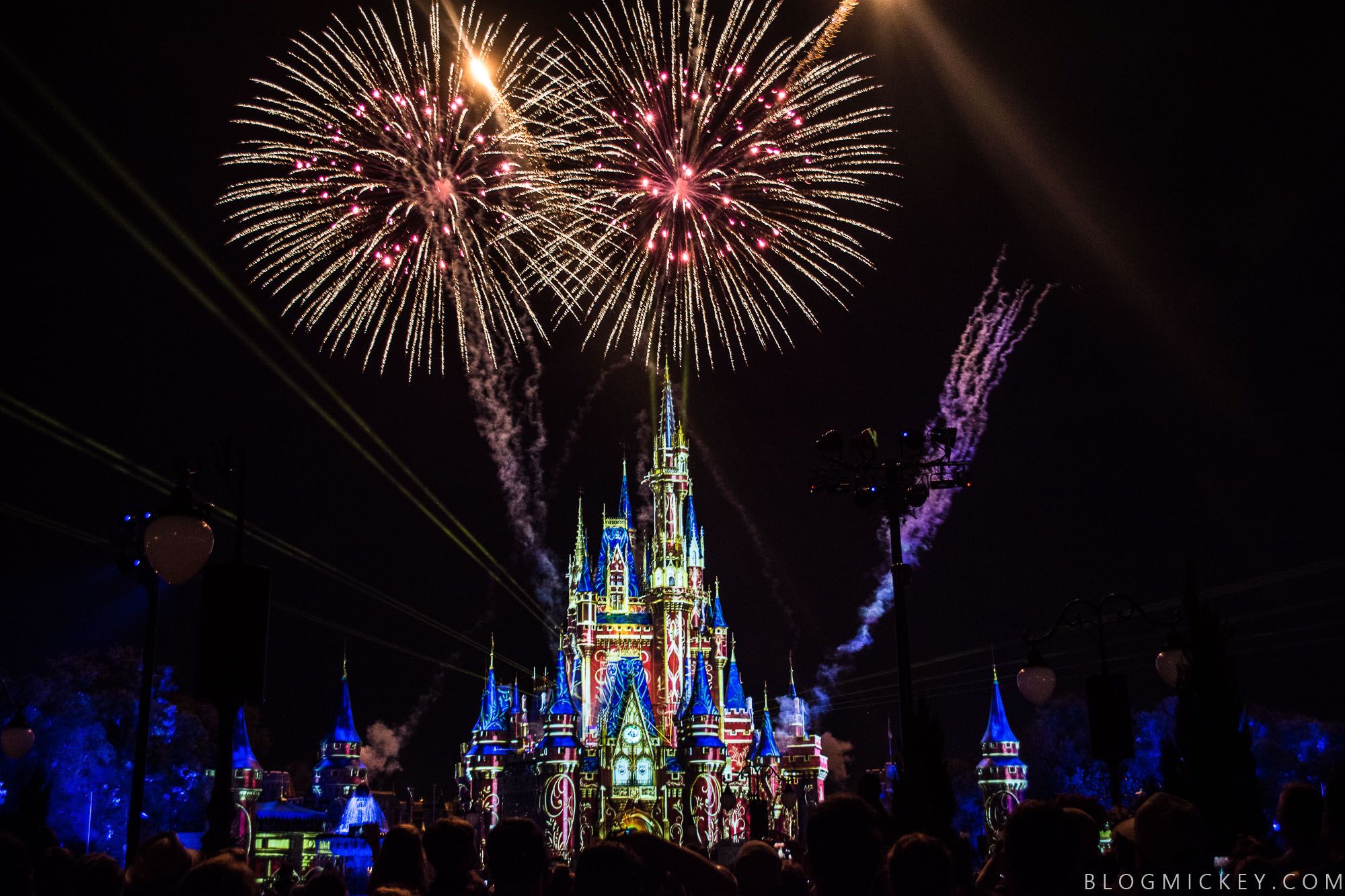 Castello Disney con fuochi d'artificio, 2000x1333 2K, Laptop