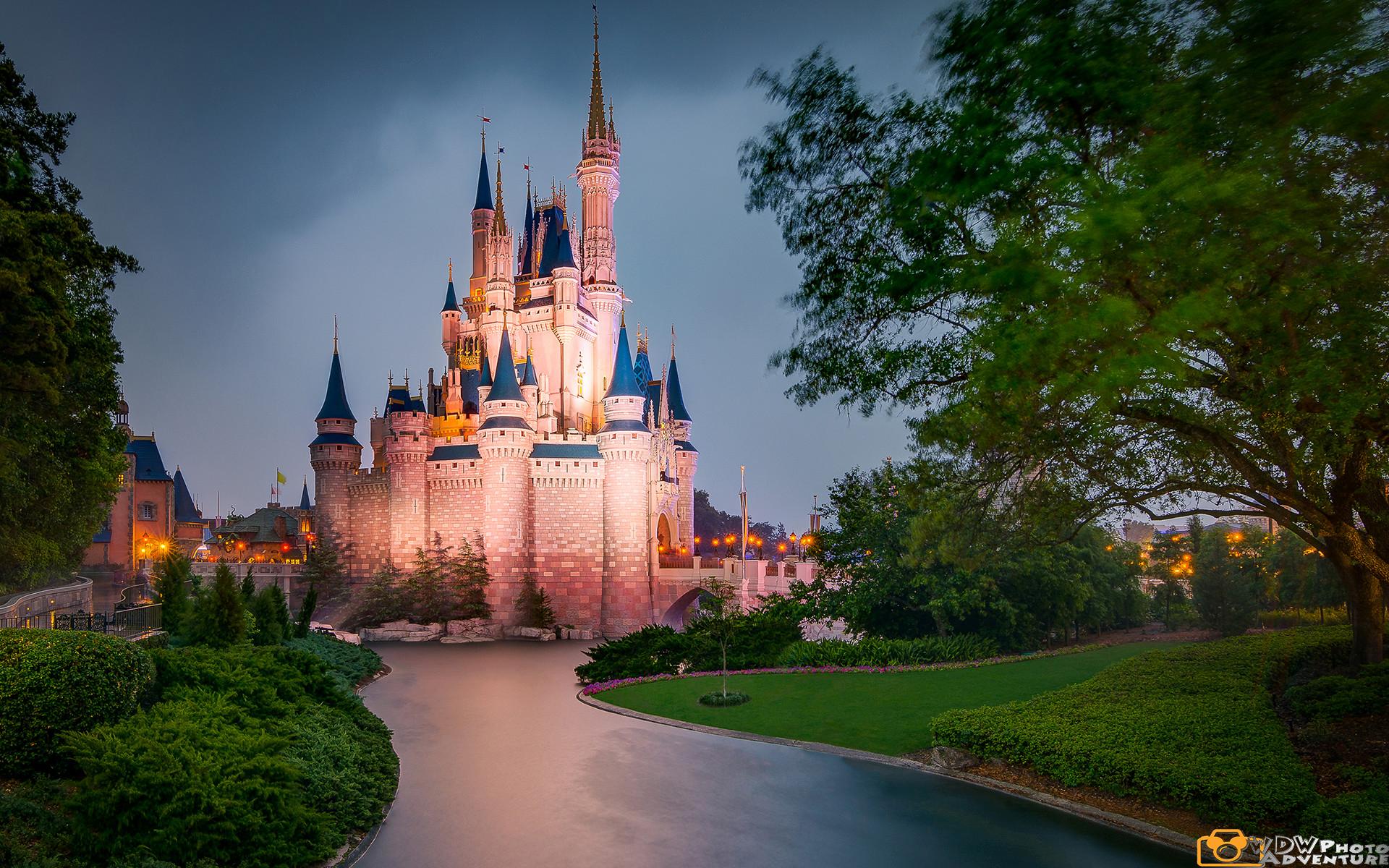 Castello Disney illuminato sera, 1920x1200 Full HD+, Laptop