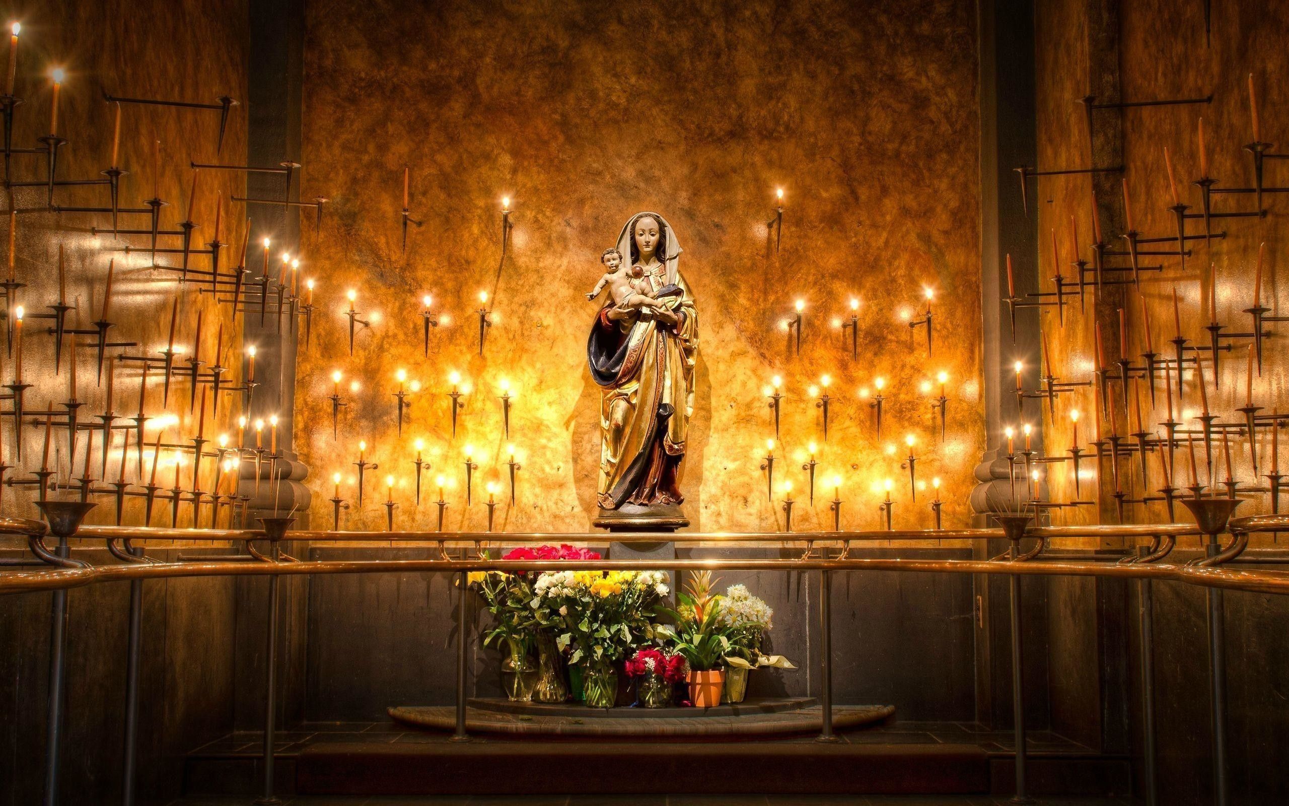 Statua Madonna con candele, 2560x1600 WQXGA, MacBook Pro