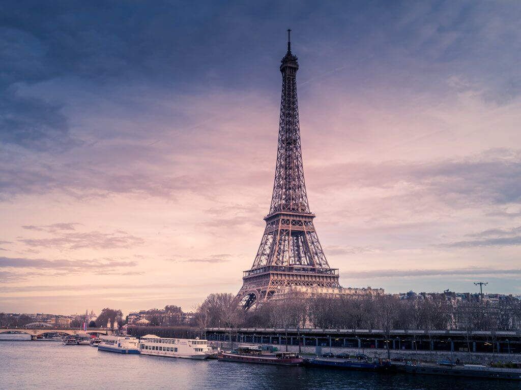 Torre Eiffel al tramonto rosa, Parigi, 1024x768 HD, Desktop