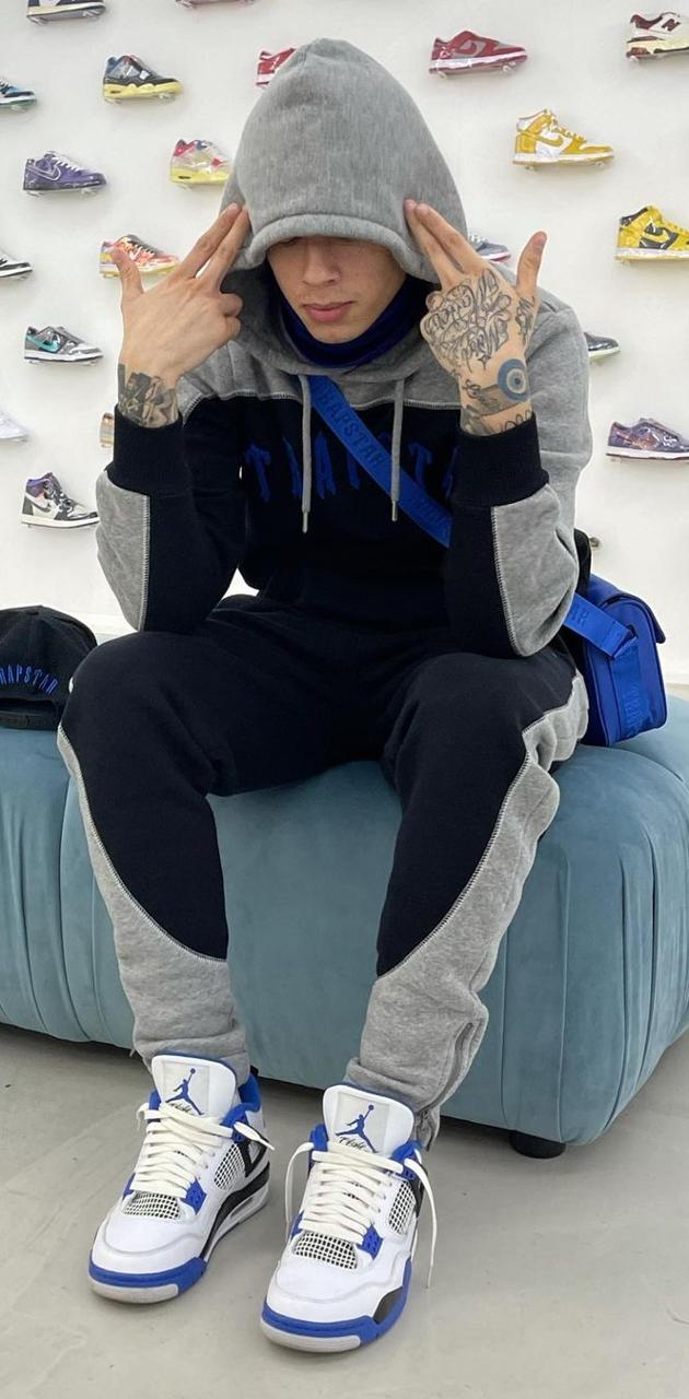 Rapper Central Cee felpa grigia, 630x1280 Full HD Verticale, Smartphone