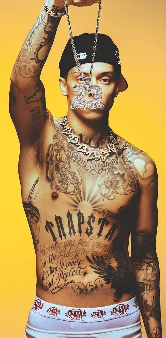 Rapper tatuato sfondo giallo, 630x1280 Verticale, Telefono