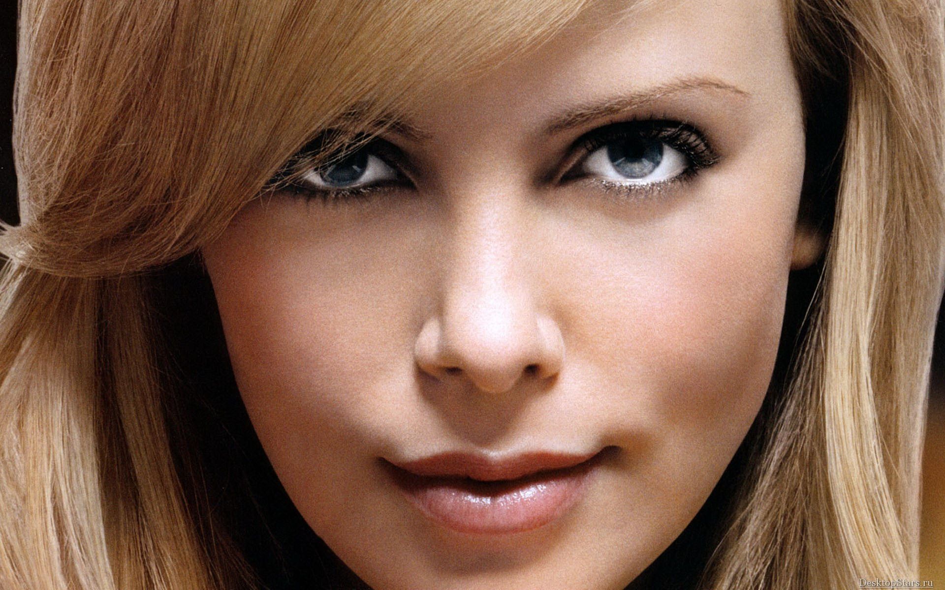 Charlize Theron primo piano, 1920x1200 Full HD+, Desktop