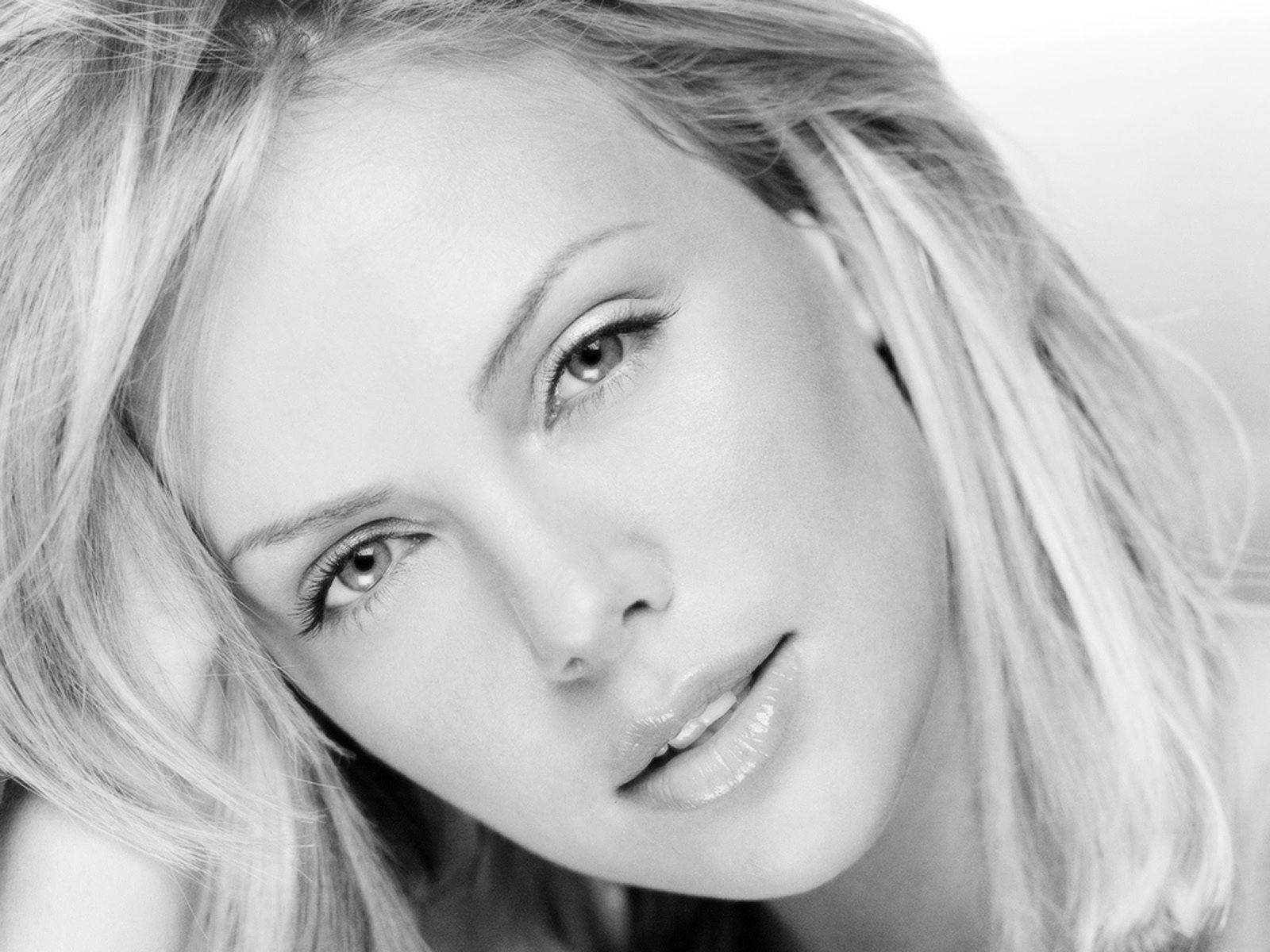 Charlize Theron ritratto bianco e nero, 1600x1200 HD Ready, PC