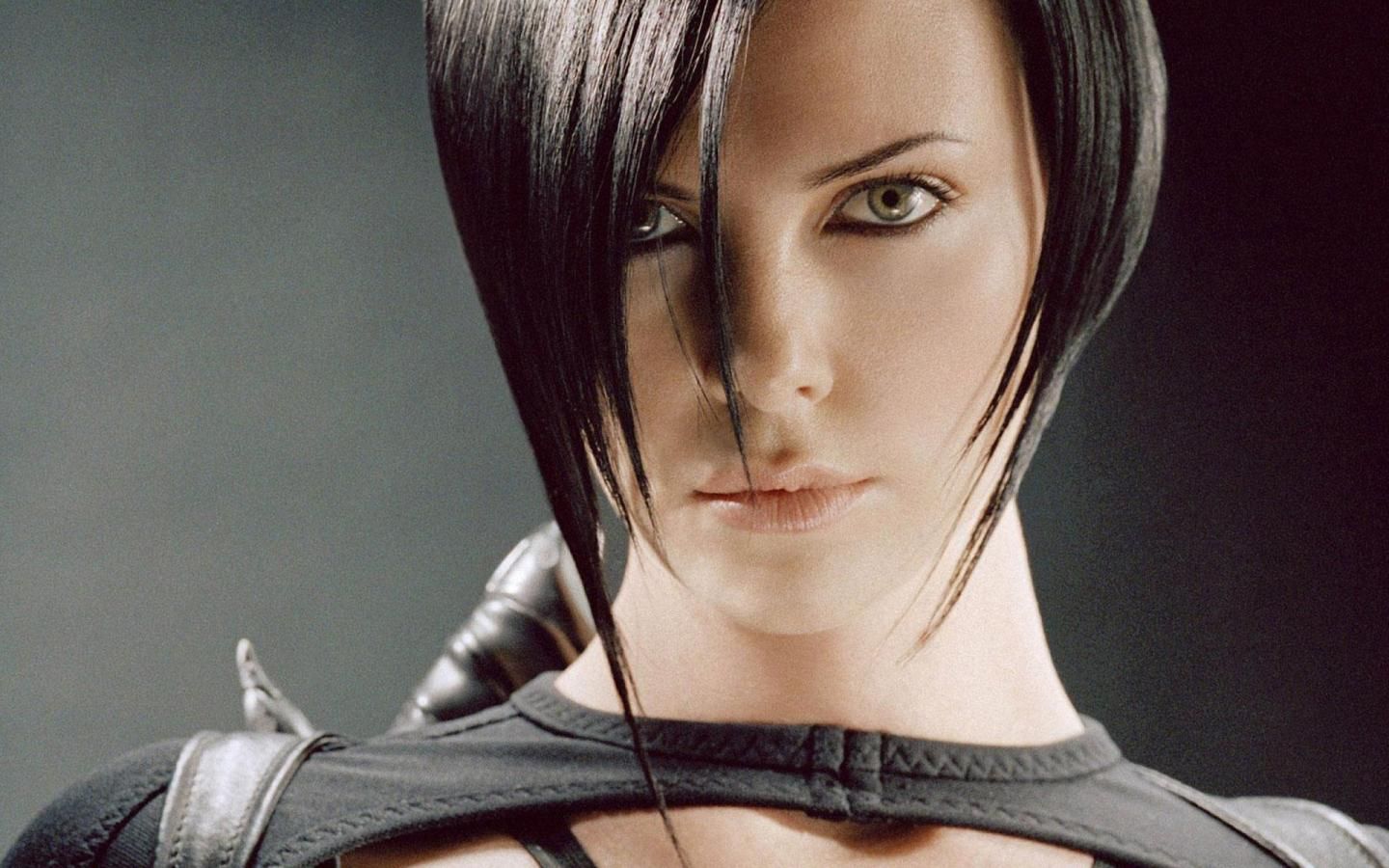 Charlize Theron ritratto Aeon Flux, 1440x900 HD, MacBook Air