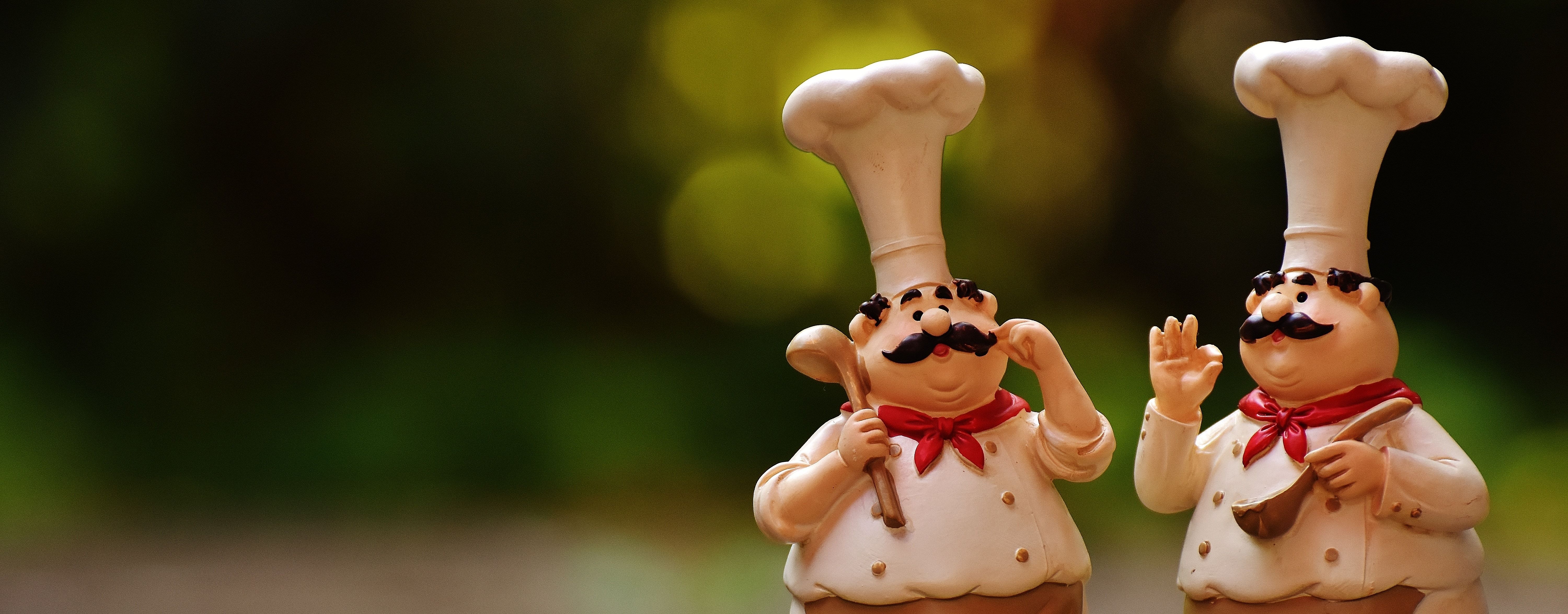 Due statuine di chef, 6000x2350 Ultrawide, Smart TV 4K