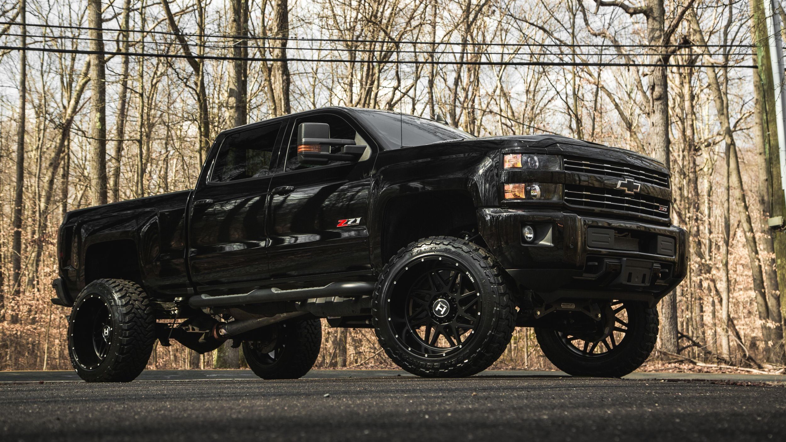 Chevrolet Silverado nero sollevato, 2500x1406 2K, Desktop