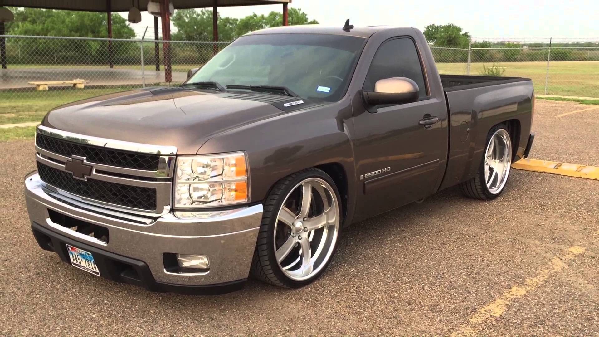 Chevrolet Silverado grigio ribassato, 1920x1080 1080p, Desktop
