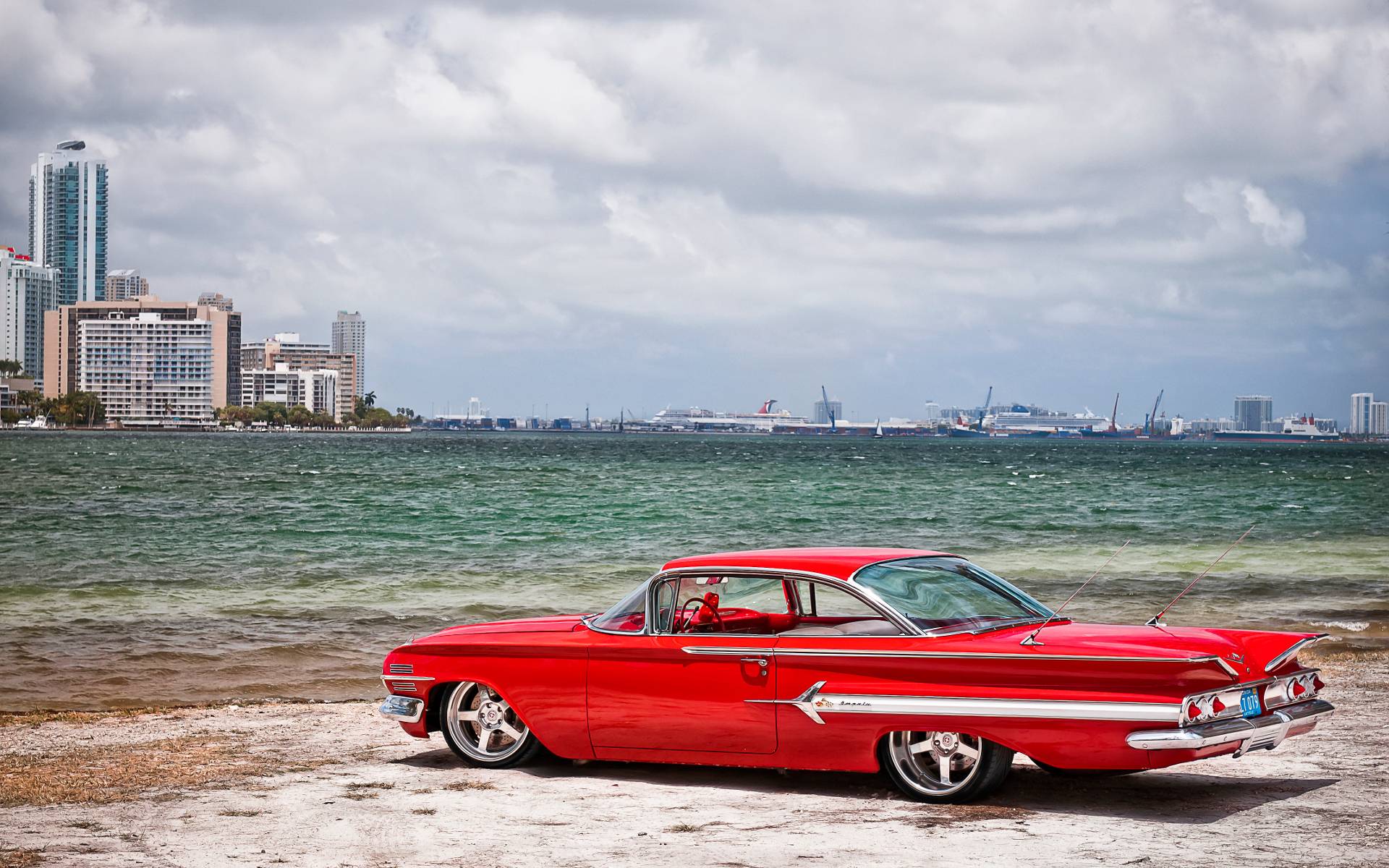 Chevy classica rossa sulla spiaggia, 1920x1200 WUXGA, Laptop