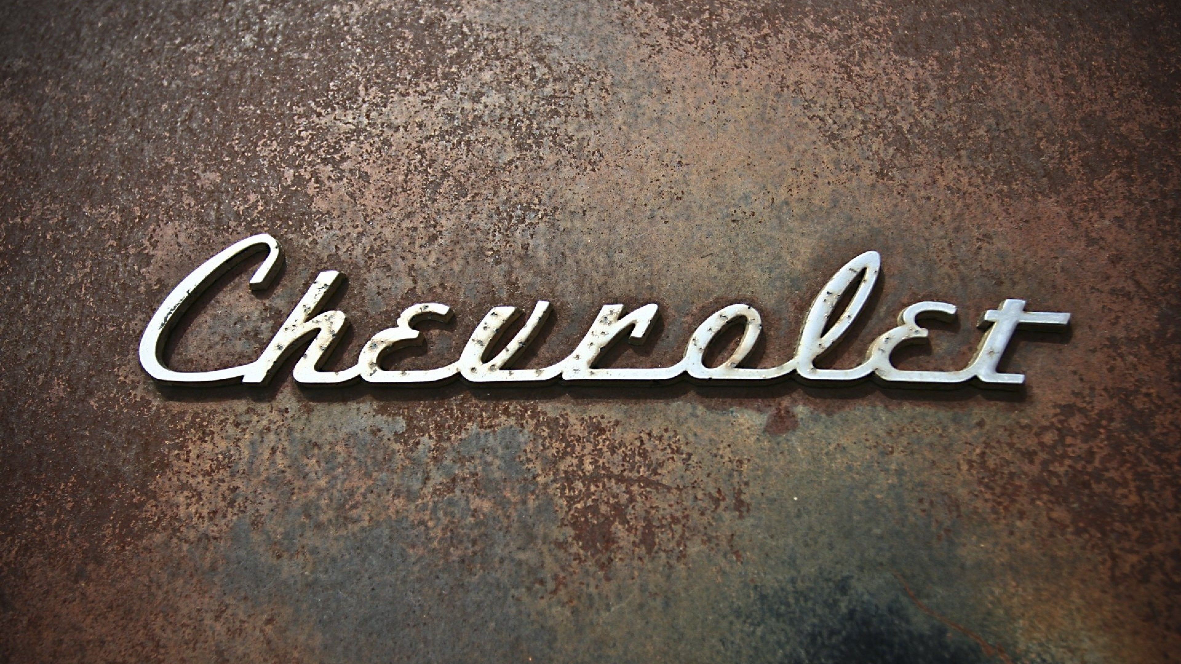 Logo Chevrolet cromato metallo arrugginito, 3840x2160 4K, Desktop 4K