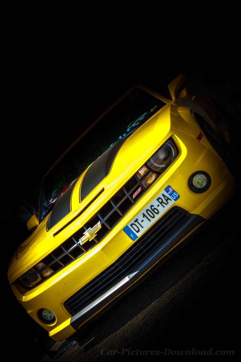 Chevrolet Camaro gialla Bumblebee, muscle car, 800x1200 Verticale, Mobile
