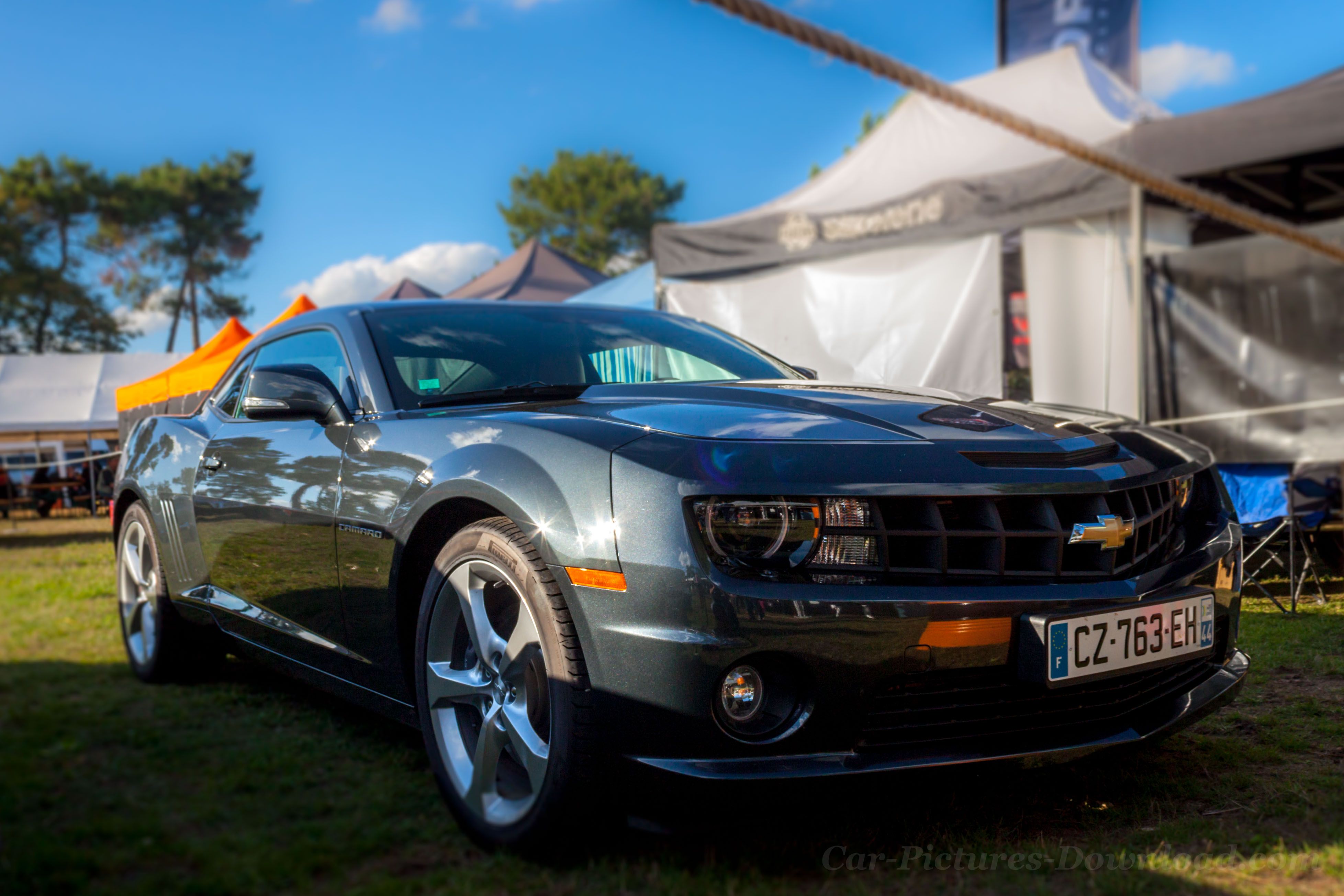 Chevrolet Camaro grigia esposizione, 3912x2608 4K, Desktop 4K