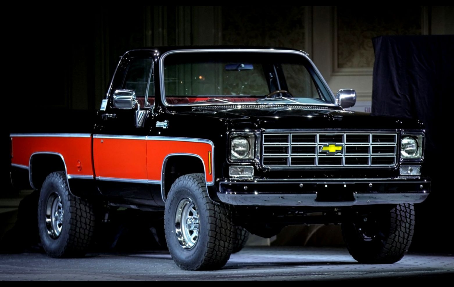 Camion Chevy nero e arancione, 1562x987 HD, Desktop