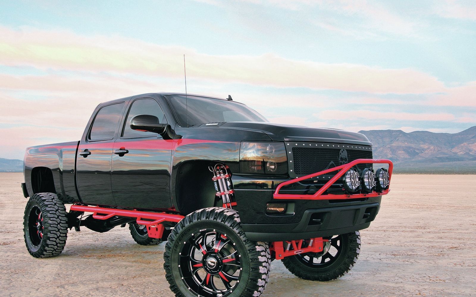 Pickup Chevy nero sollevato, 1600x1000 HD Ready, Laptop