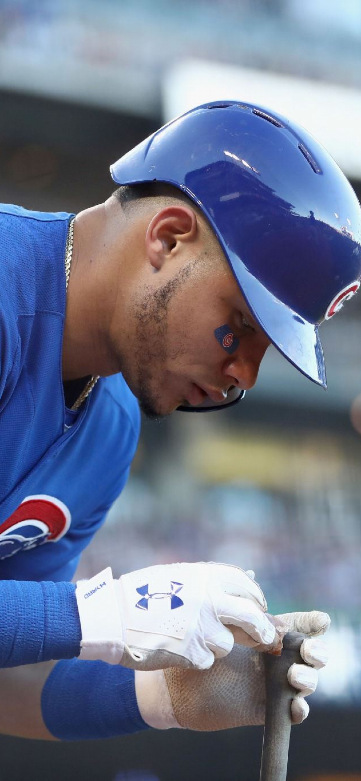 Giocatore Chicago Cubs con mazza, 1242x2688 Verticale, iPhone Pro Max