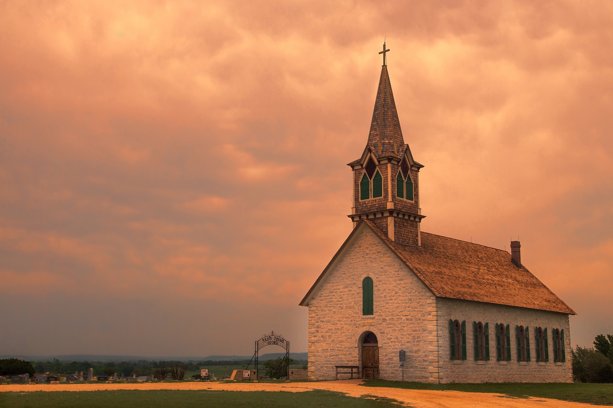 Chiesa di pietra al tramonto, 2048x1365 2K, PC