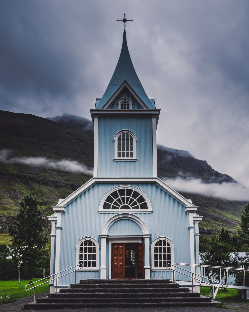 Chiesa ortodossa cupole verdi, 3611x5416 Verticale, Xiaomi