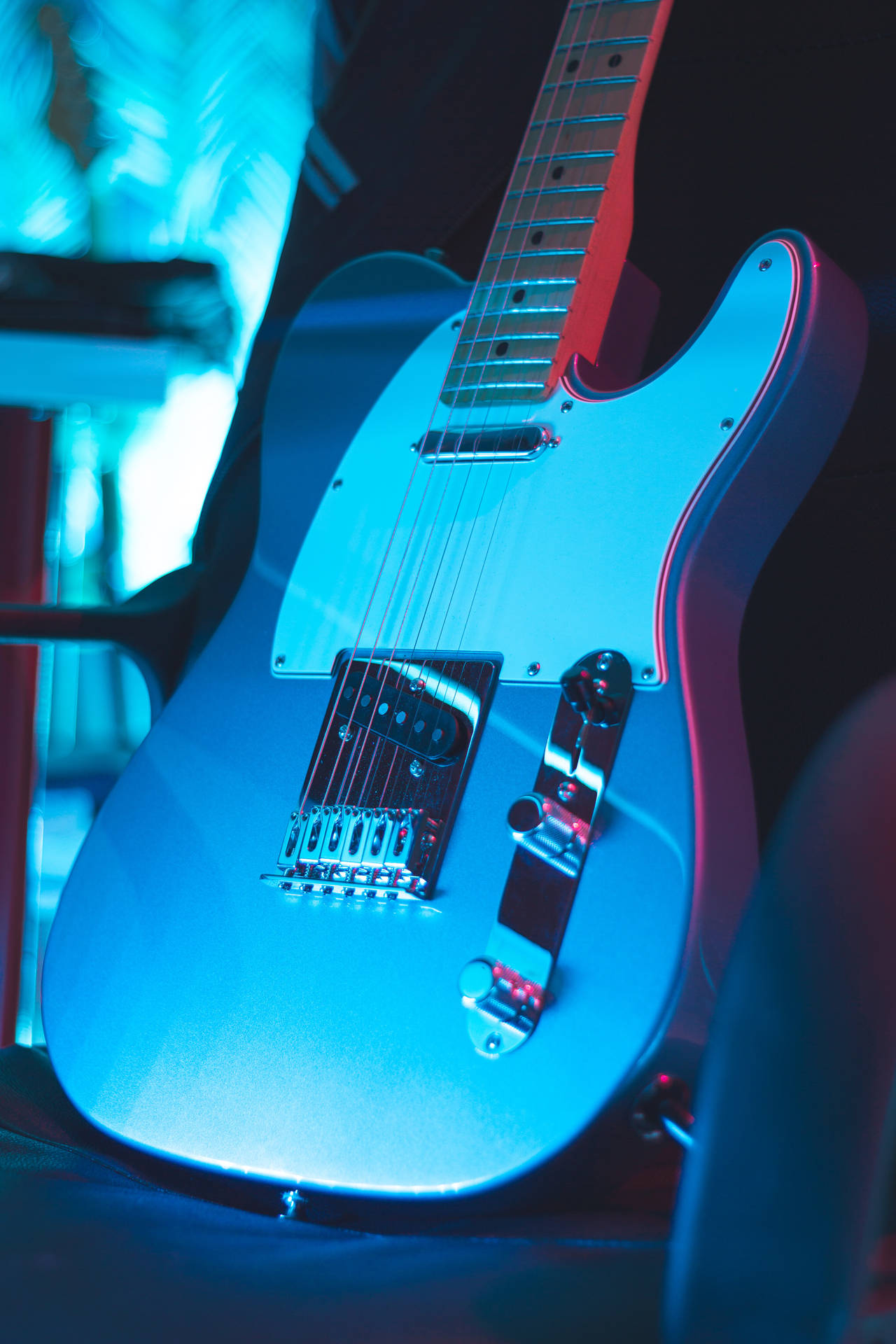 Chitarra elettrica neon blu, 1280x1920 Verticale, Mobile