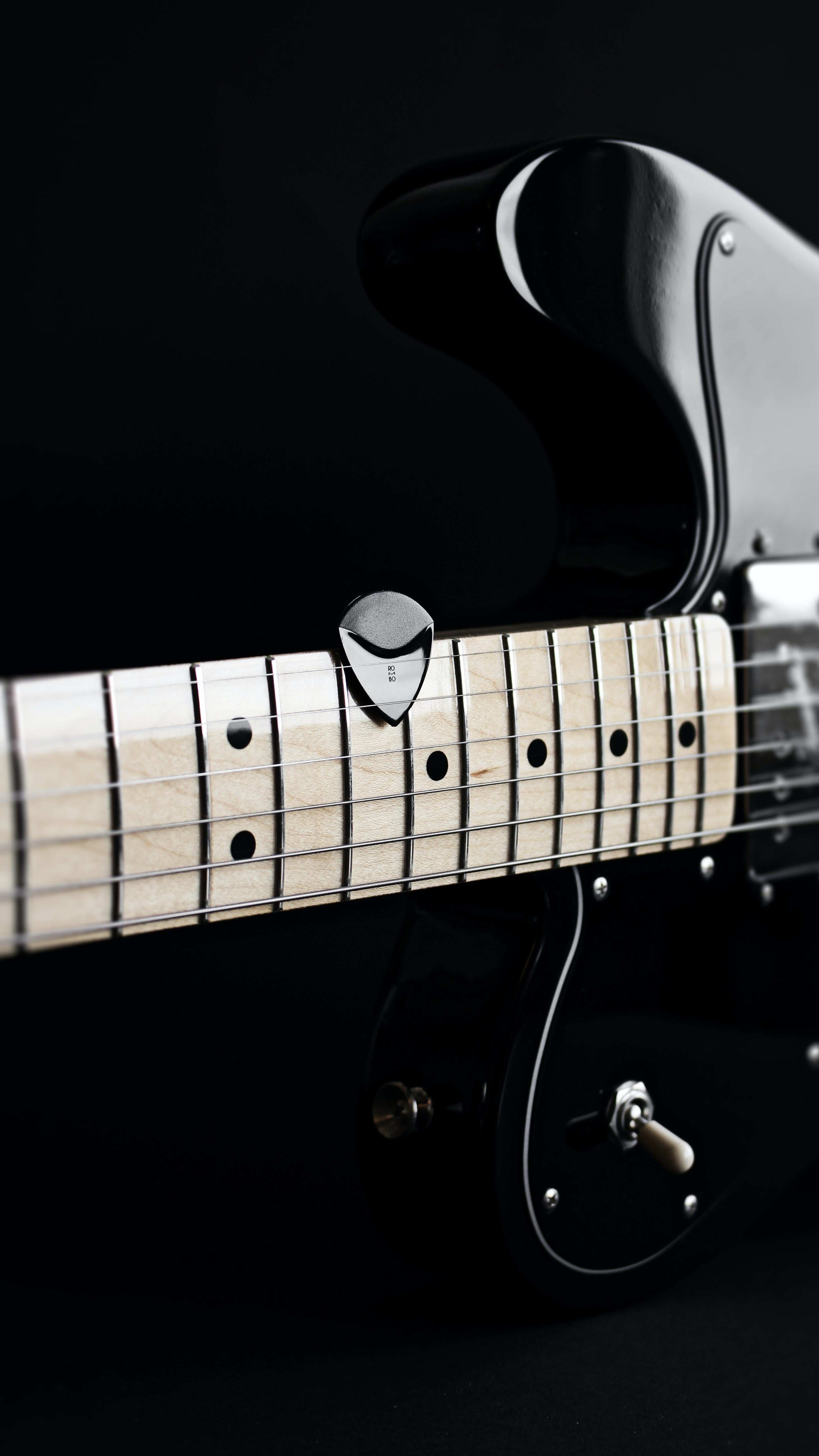 Chitarra elettrica nera manico, 2916x5183 Verticale, Telefono