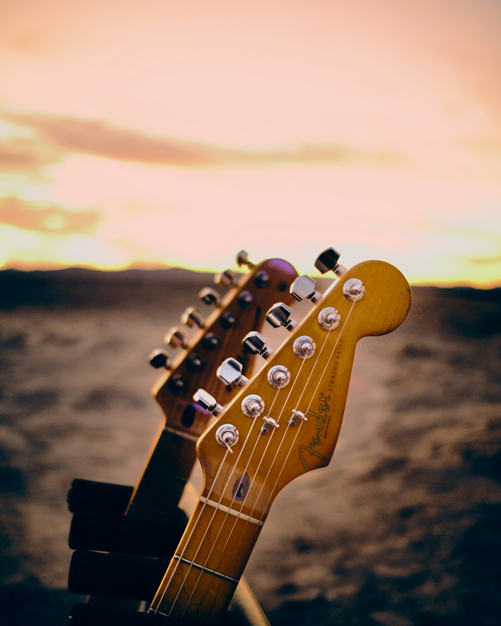 Chitarra elettrica al tramonto, 1000x1250 Verticale, Mobile