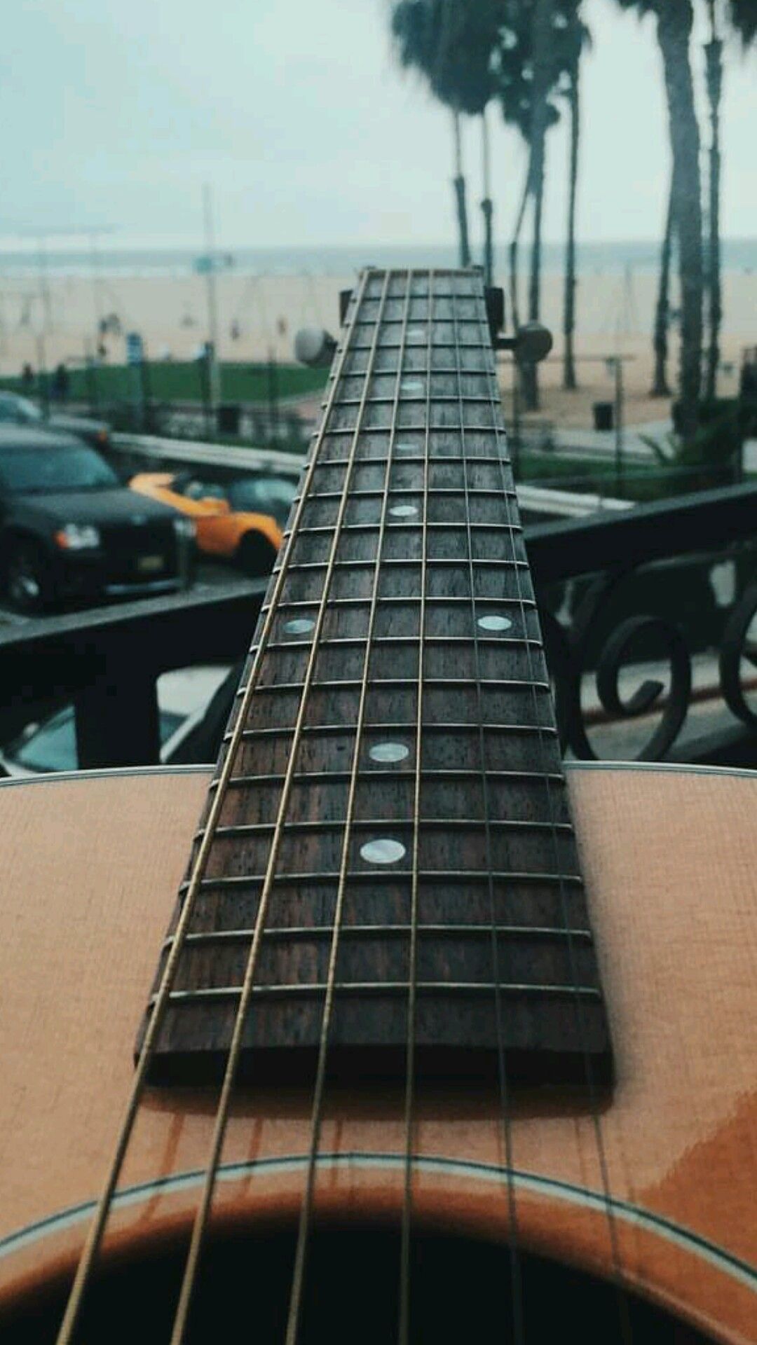 Manico chitarra spiaggia palme, 1080x1920 Full HD Verticale, iPhone Pro