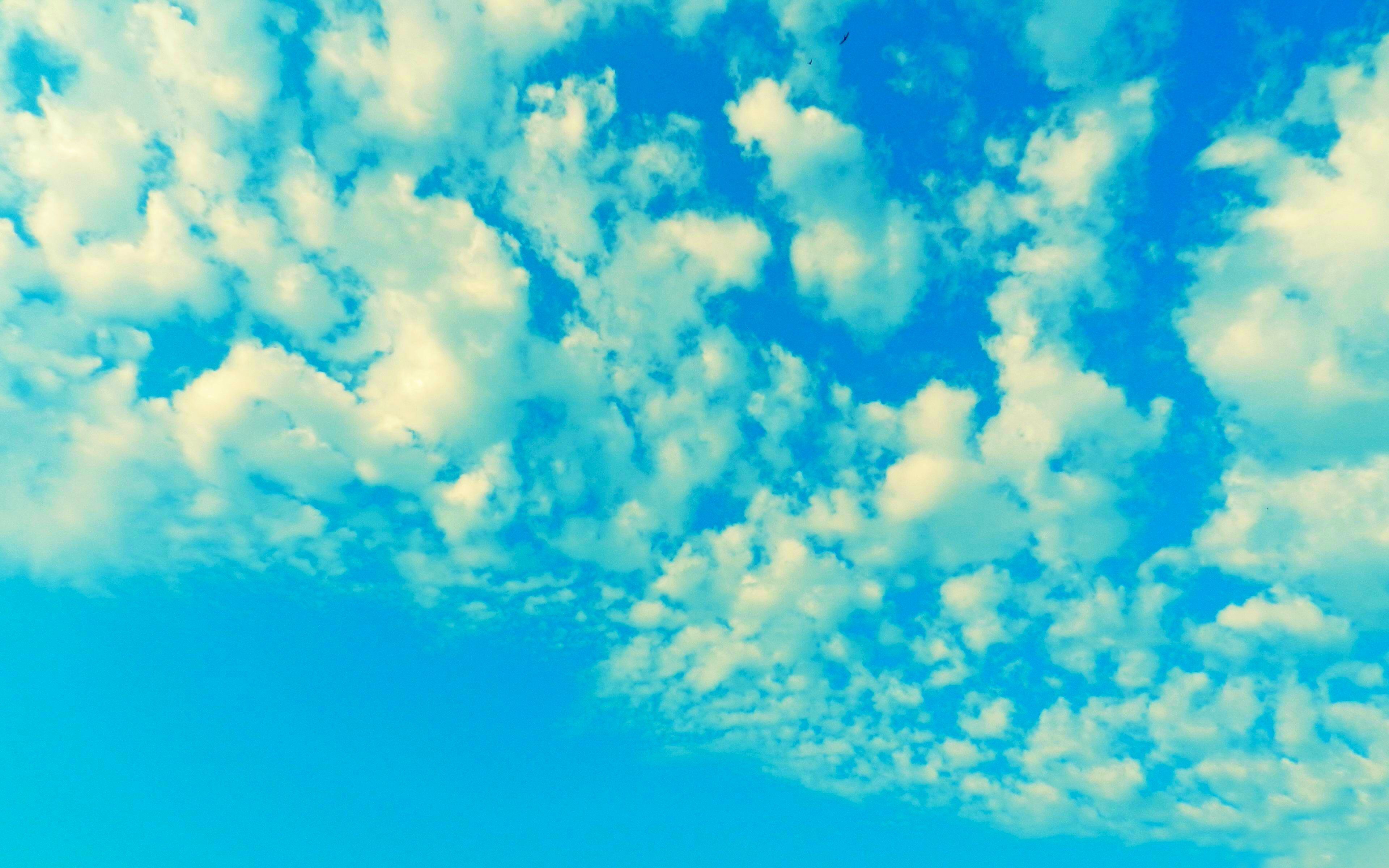 Cielo turchese con nuvole bianche, 3840x2400 4K Ultra HD, Monitor 4K