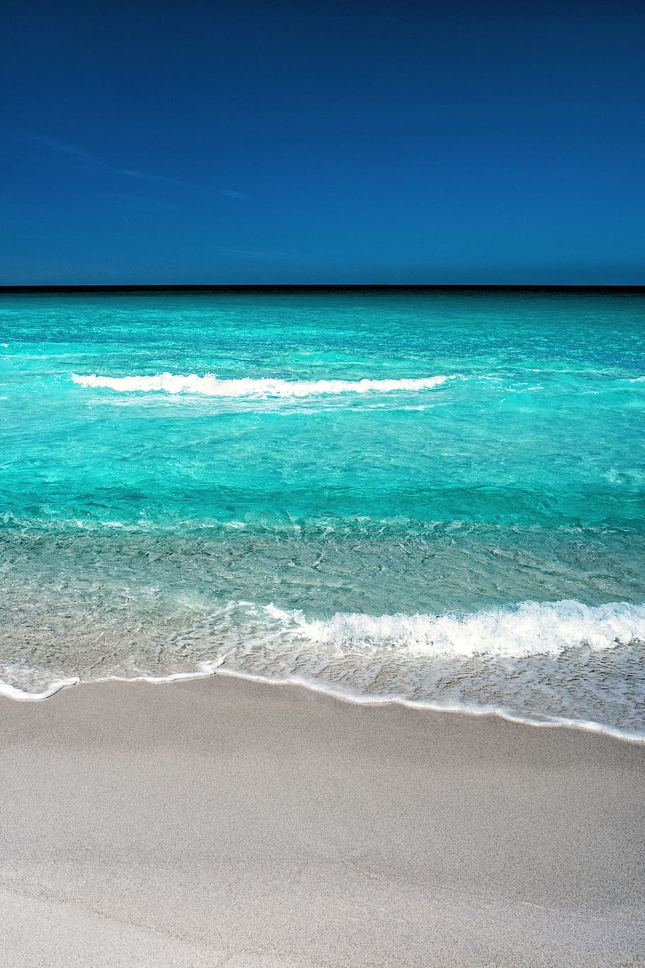 Spiaggia tropicale con mare turchese, 910x1366 Full HD Verticale, Smartphone