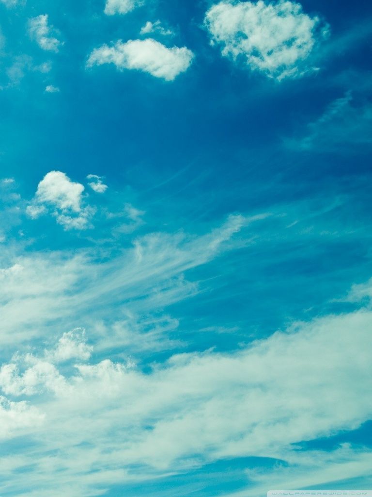 Cielo azzurro con nuvole bianche, 768x1024 Full HD Verticale, Smartphone