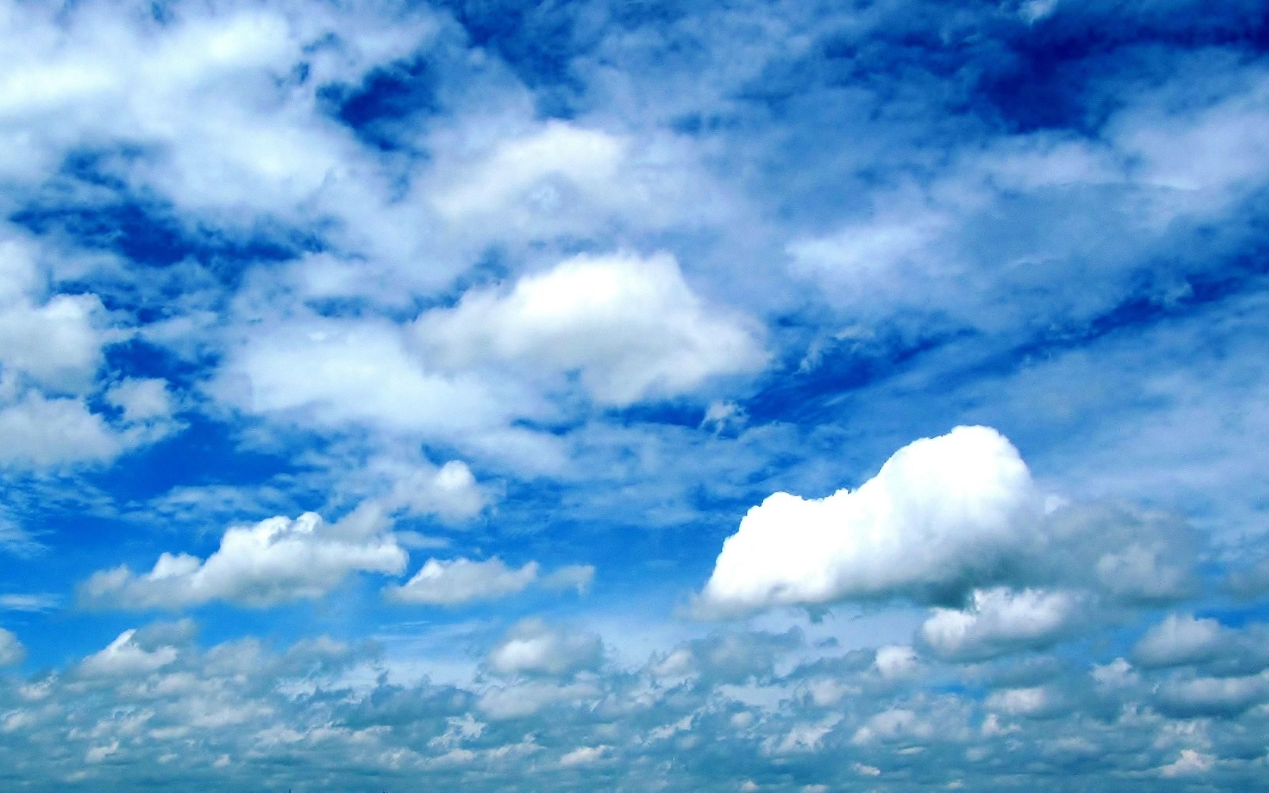 Cielo azzurro con nuvole bianche, 2560x1600 WQXGA, MacBook Pro