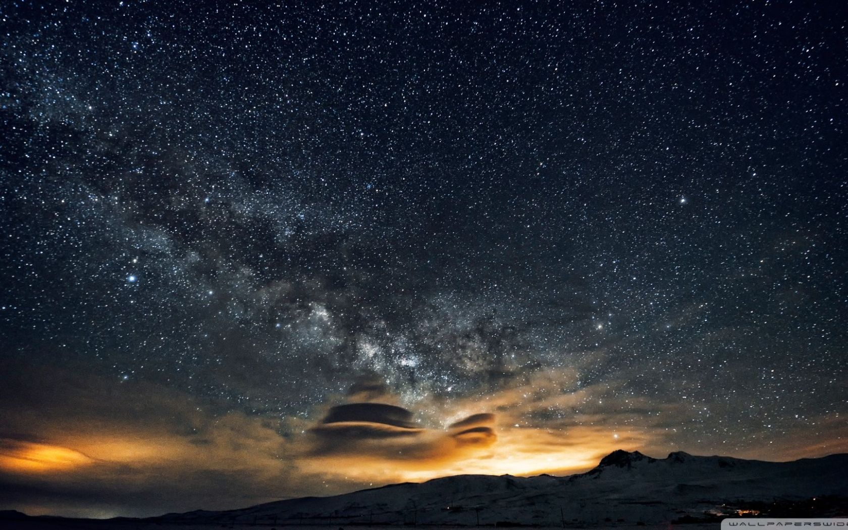 Cielo stellato notturno con montagne, 1680x1050 900p, Desktop