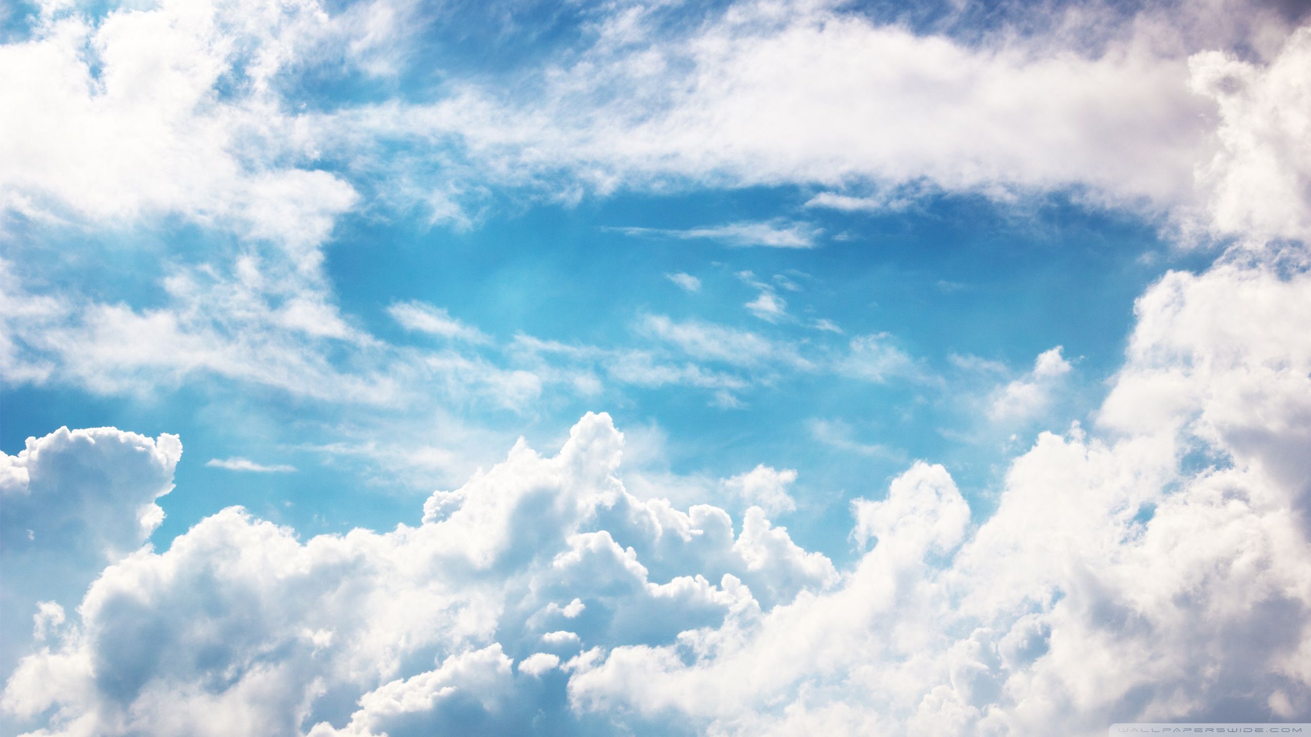 Cielo azzurro con nuvole bianche, 2560x1440 2K QHD, PC