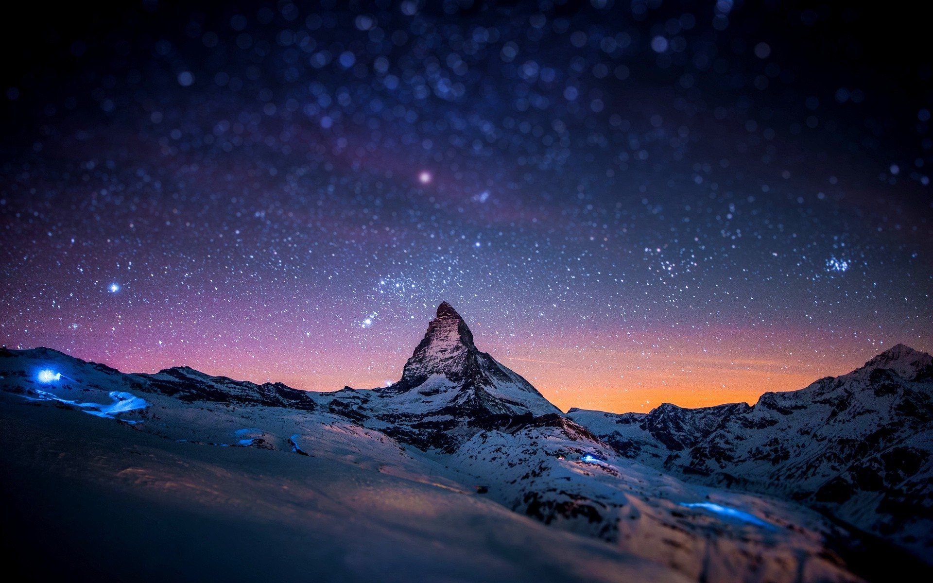 Montagna innevata sotto cielo stellato, 1920x1200 WUXGA, Desktop
