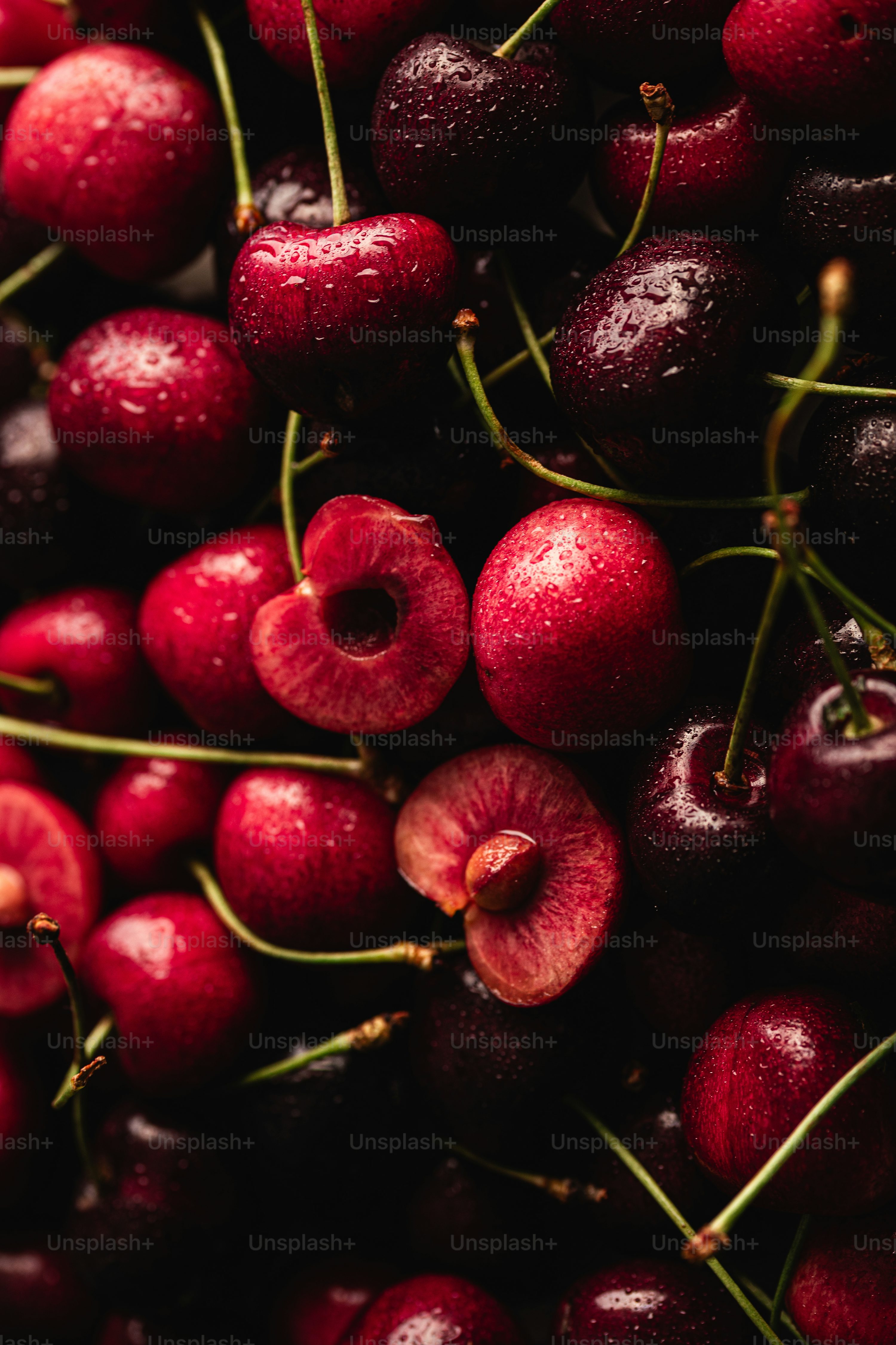 Ciliegie rosse con gocce d'acqua, 3000x4500 Full HD Verticale, Smartphone