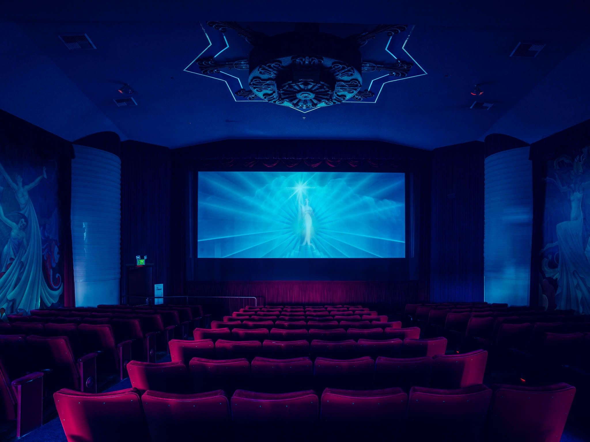 Sala cinema vuota blu, 2048x1536 alta risoluzione, Laptop