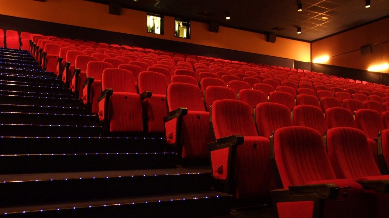 Sala cinema poltrone rosse, 1280x720 720p, iMac