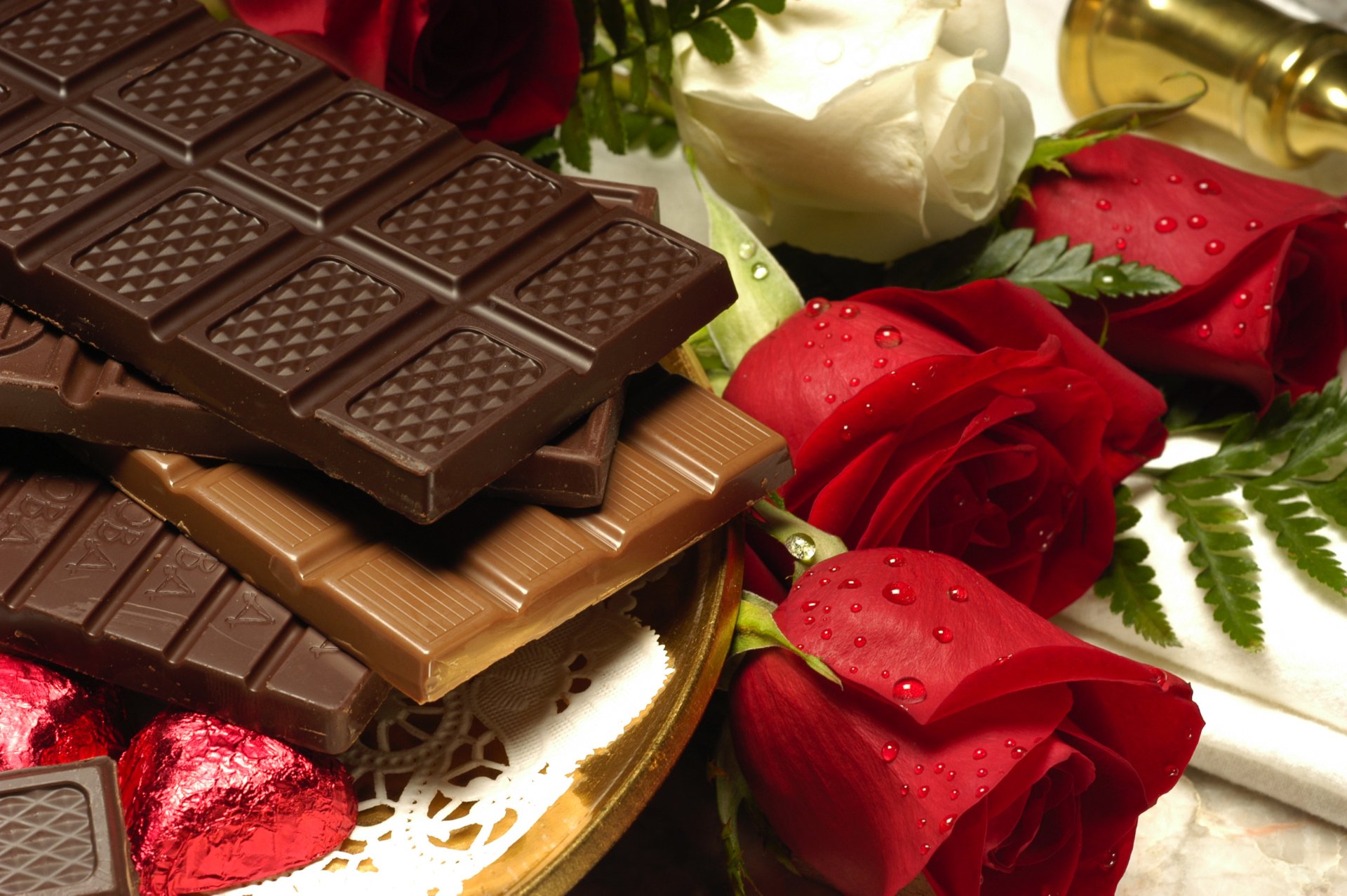 Tavolette cioccolato e rose rosse, 1920x1277 Full HD+, Desktop