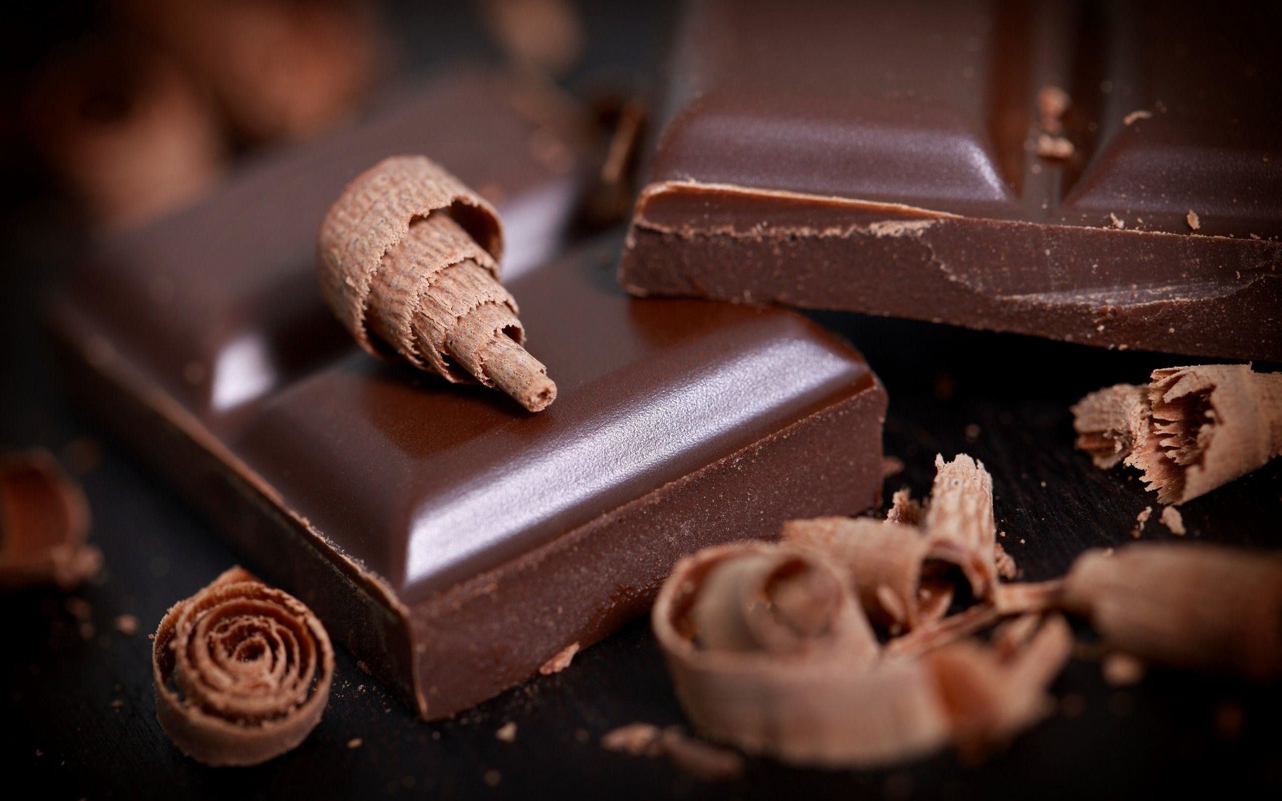 Tavoletta di cioccolato fondente con riccioli, 2560x1600 2K, Desktop