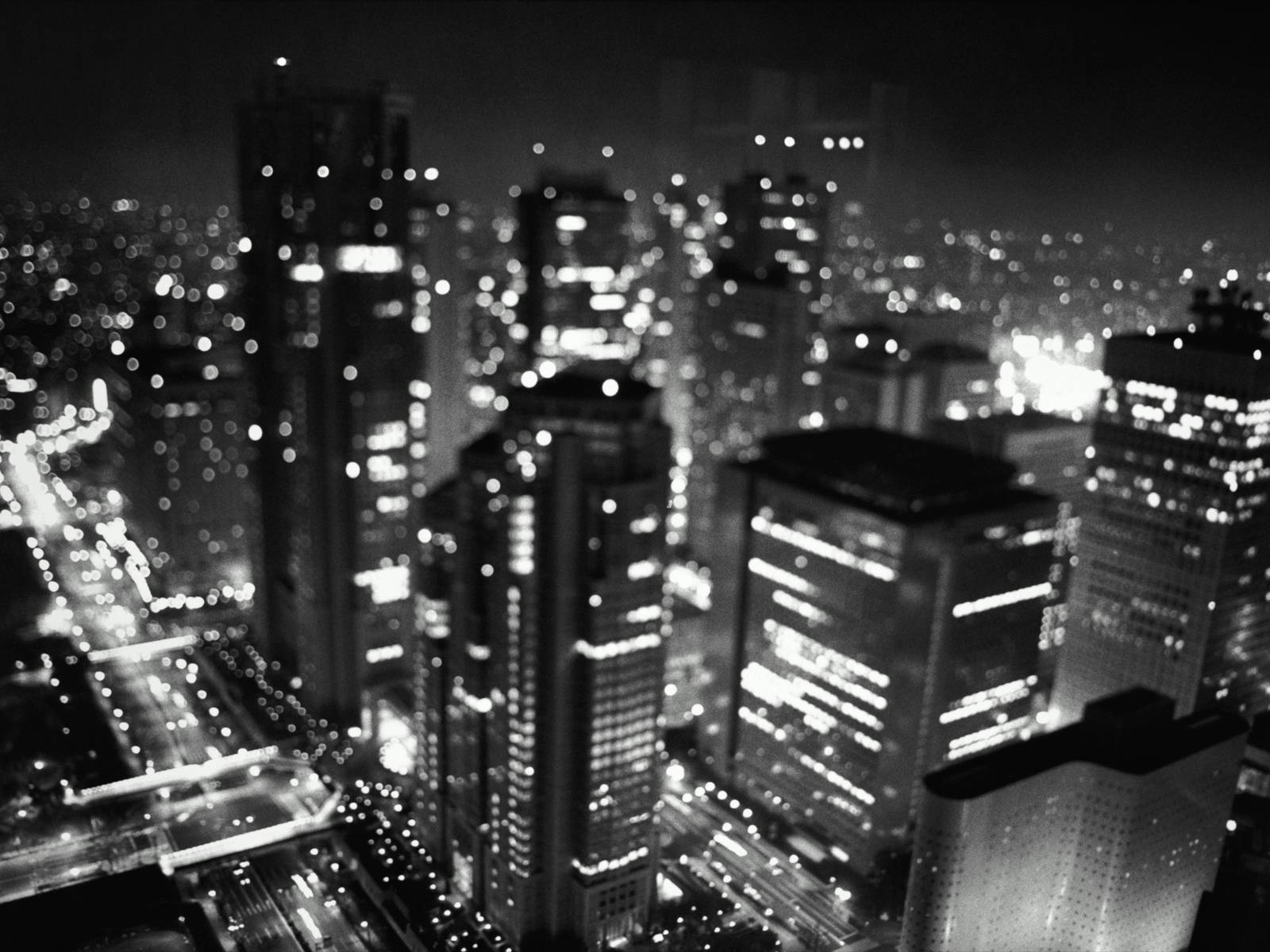 Skyline città notturna sfocata, 1600x1200 HD Ready, PC