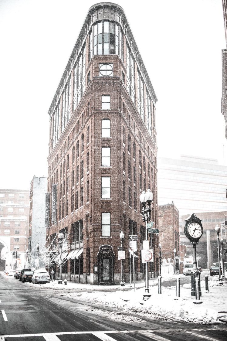 Edificio storico con neve, 748x1123 Full HD Verticale, Smartphone