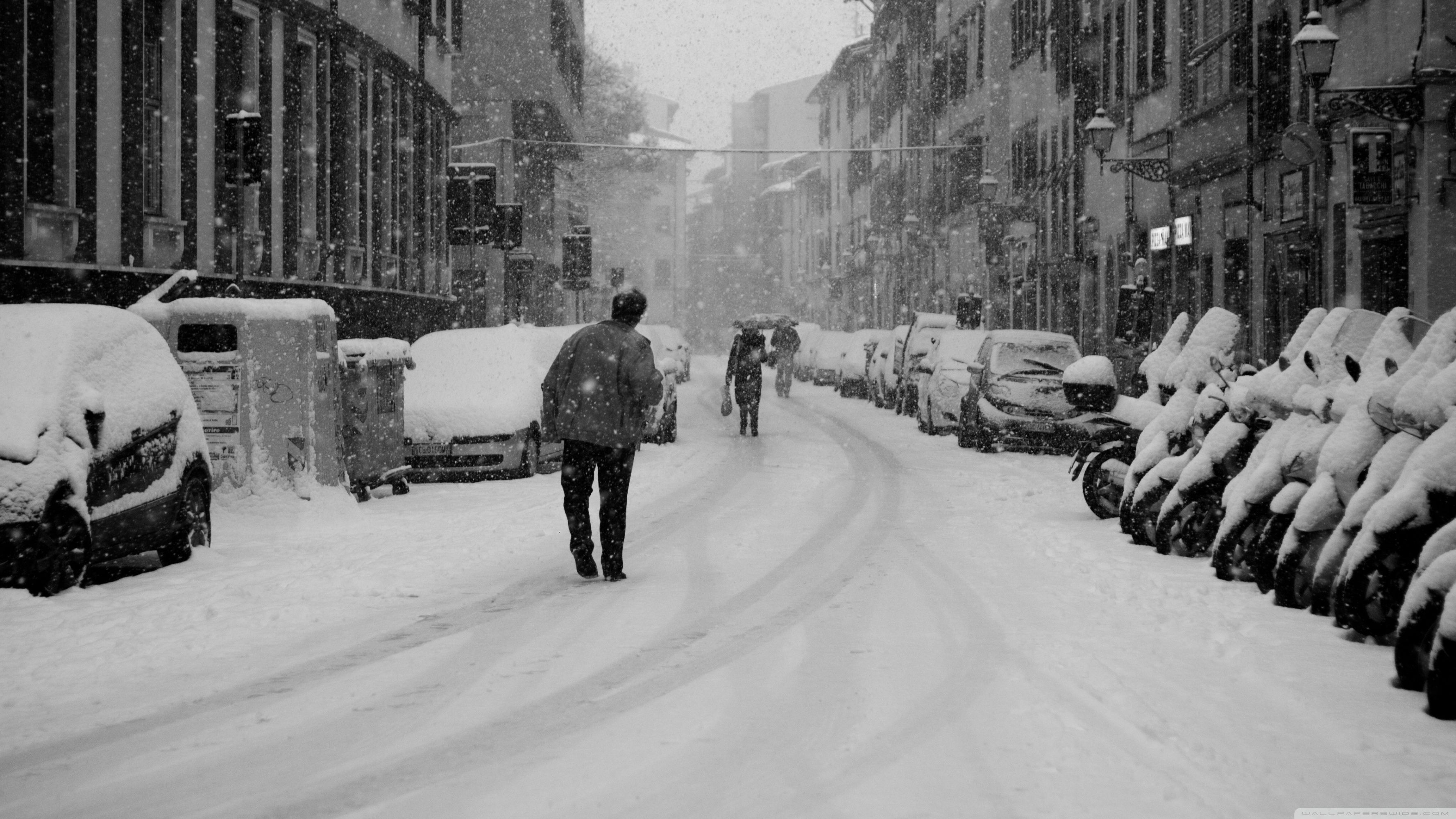 Strada cittadina innevata bianco e nero, 3554x1999 WQXGA, Desktop