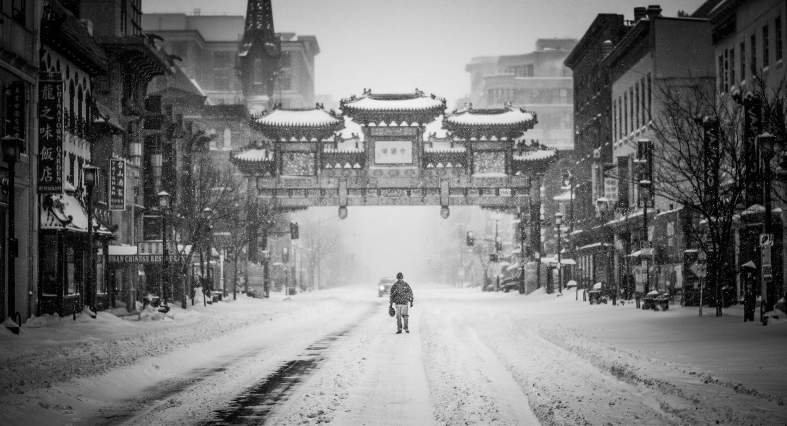 Chinatown innevata bianco e nero, 1600x867 HD, Desktop