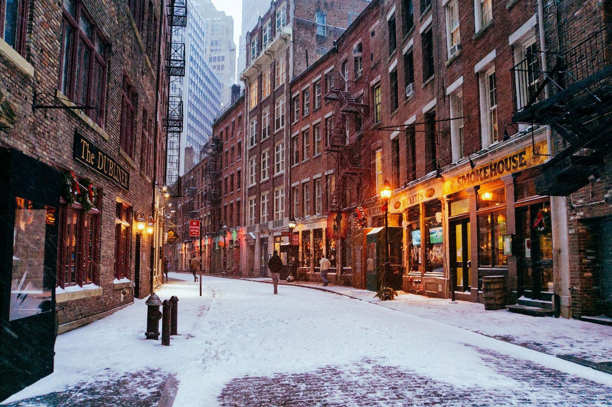Strada innevata New York storica, 2000x1329 2K, Desktop